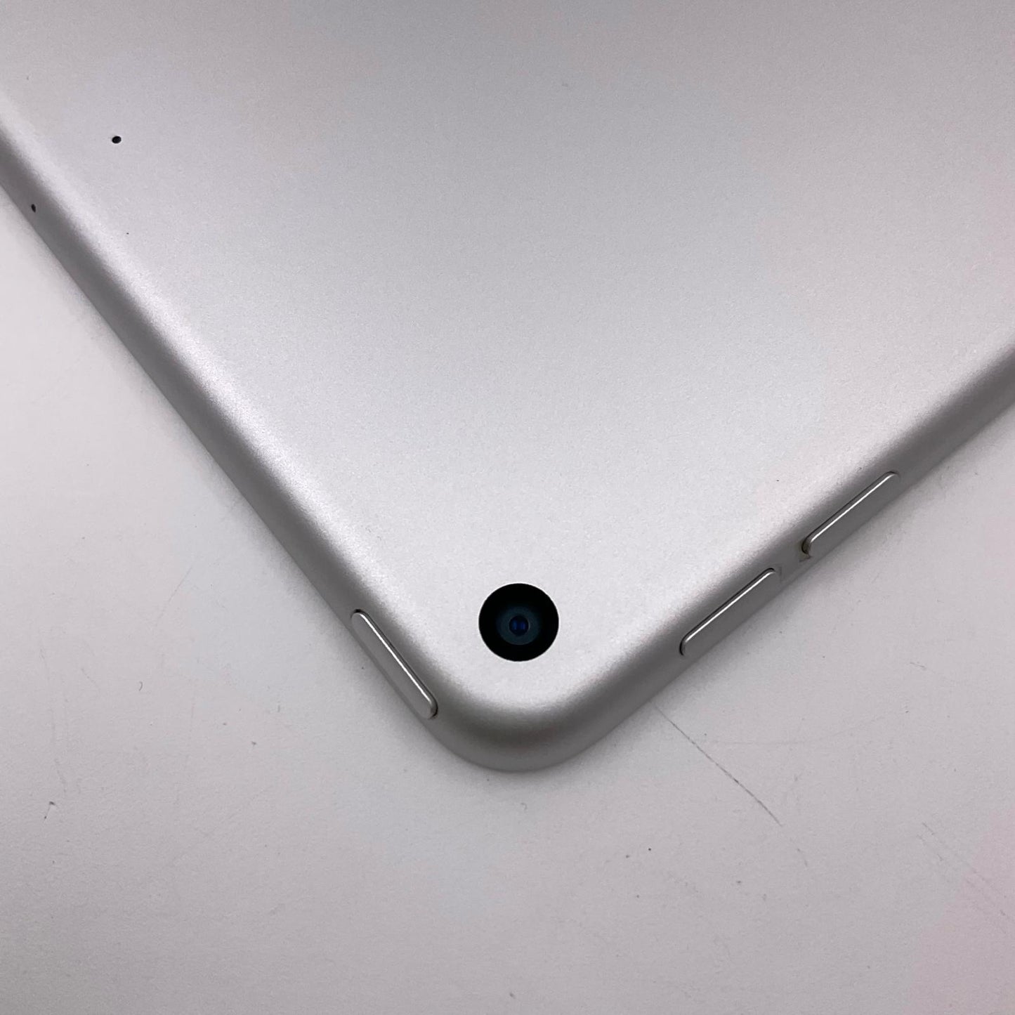 【全額返金保証】【最速発送】Apple iPad iPad mini 第5世代 Wi-Fi 7.9インチ 64GB シルバー Wi-Fi 動作確認済