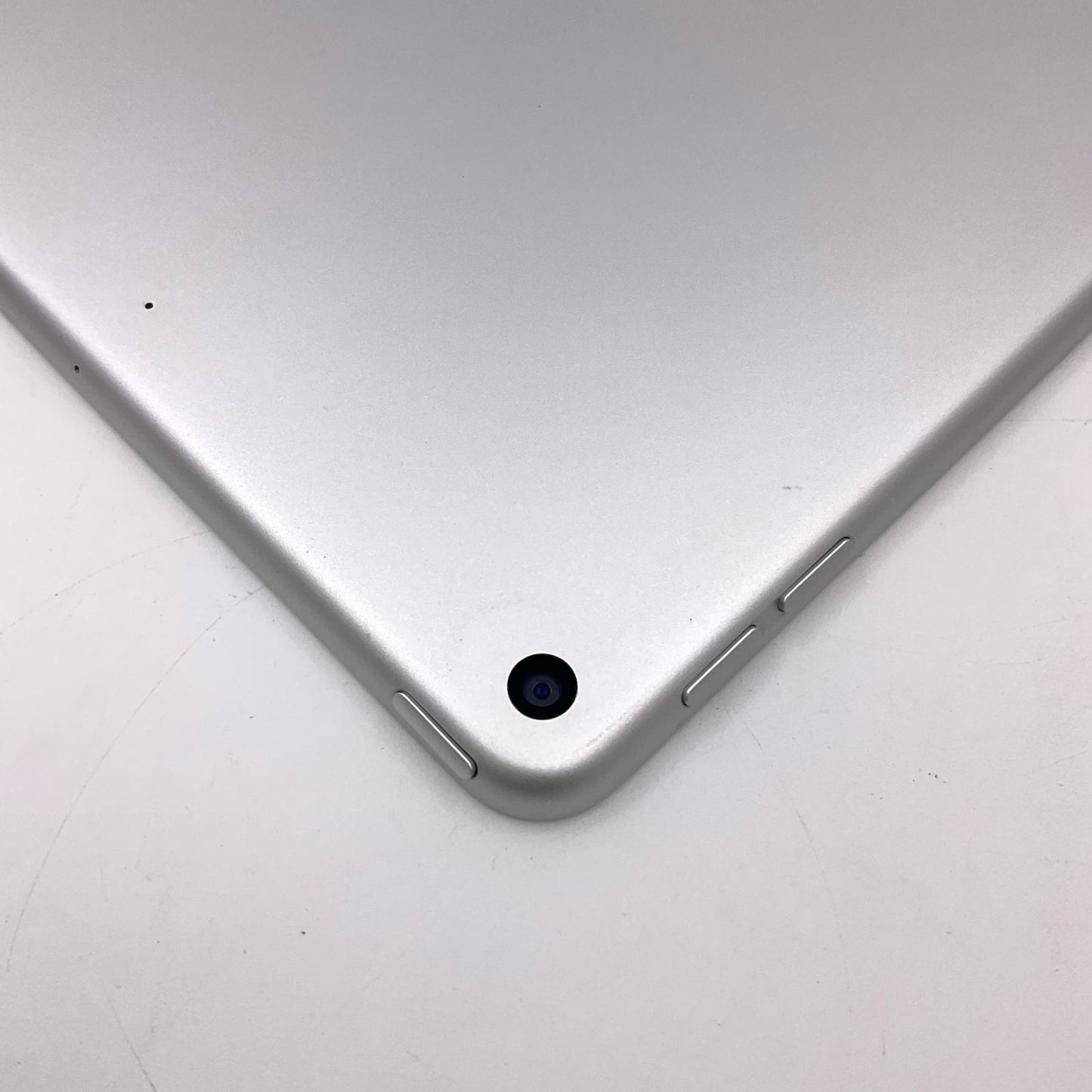 【全額返金保証】【最速発送】Apple iPad iPad mini 第5世代 Wi-Fi 7.9インチ 64GB シルバー Wi-Fi 動作確認済