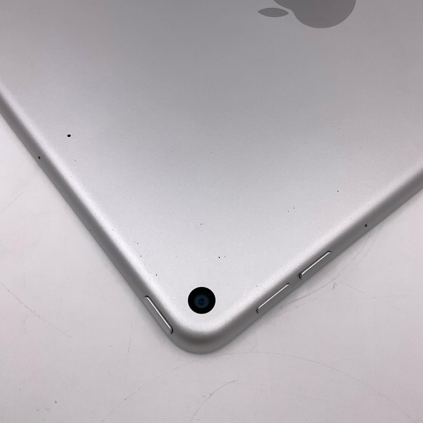 【全額返金保証】【最速発送】Apple iPad iPad mini 第5世代 Wi-Fi 7.9インチ 64GB シルバー Wi-Fi 動作確認済