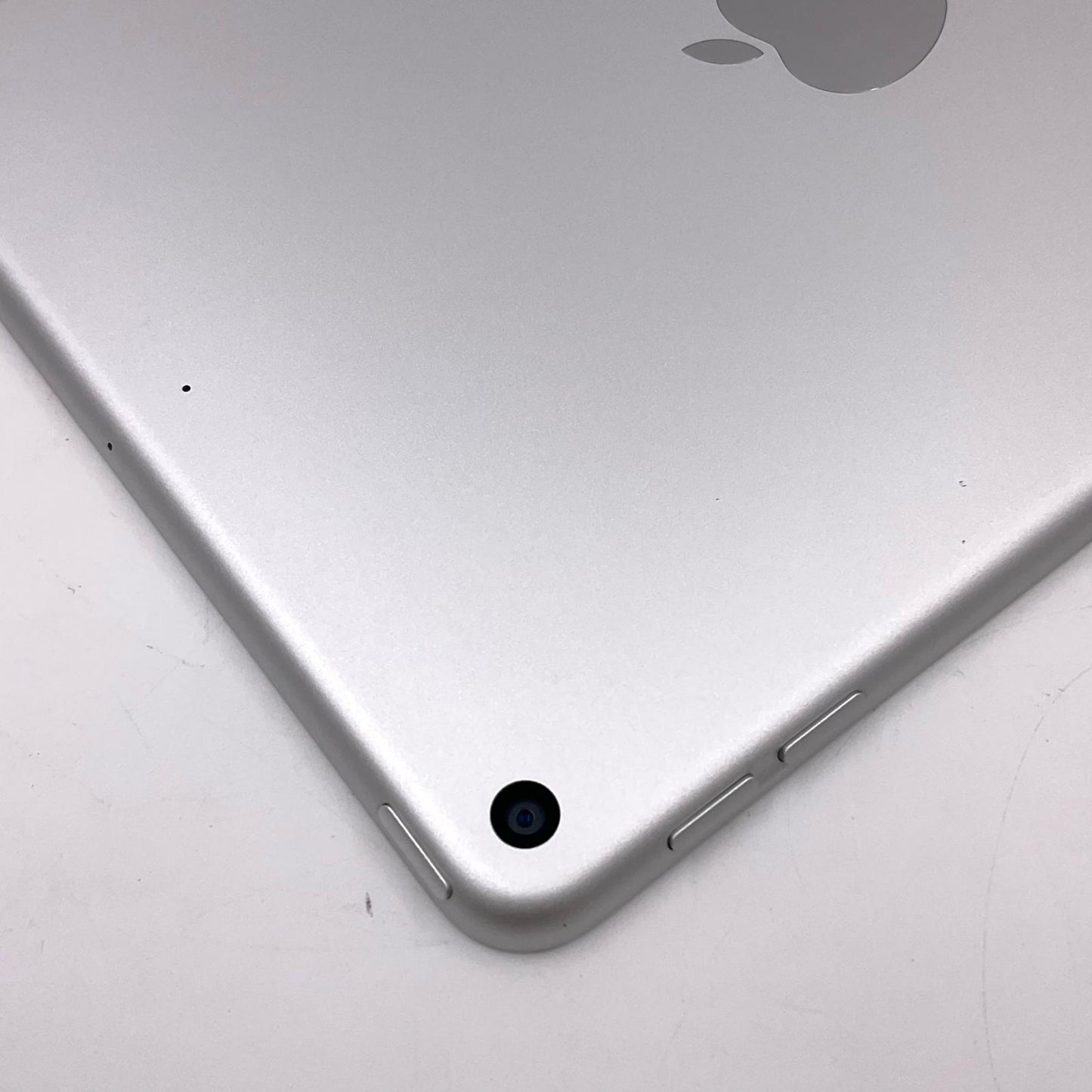 【全額返金保証】【最速発送】Apple iPad iPad mini 第5世代 Wi-Fi 7.9インチ 64GB シルバー Wi-Fi 動作確認済