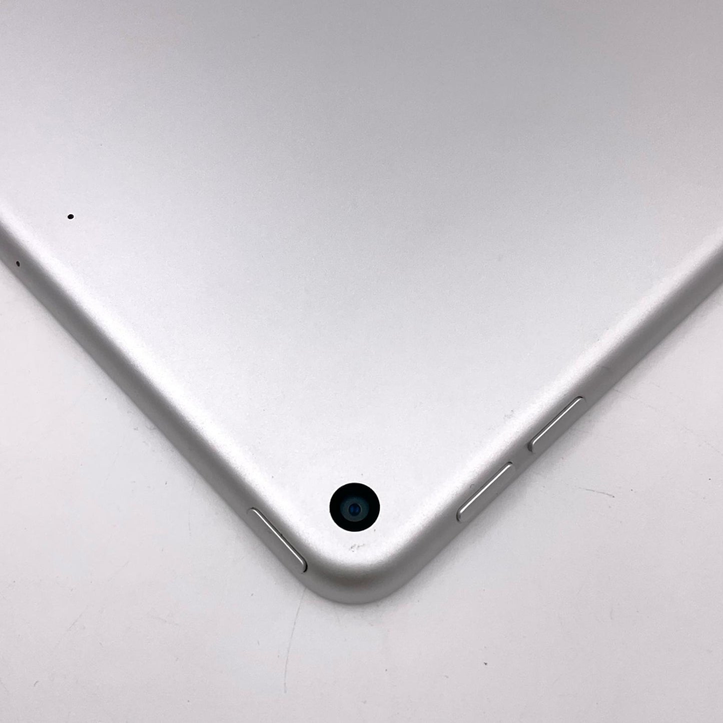 【全額返金保証】【最速発送】Apple iPad iPad mini 第5世代 Wi-Fi 7.9インチ 64GB シルバー Wi-Fi 動作確認済