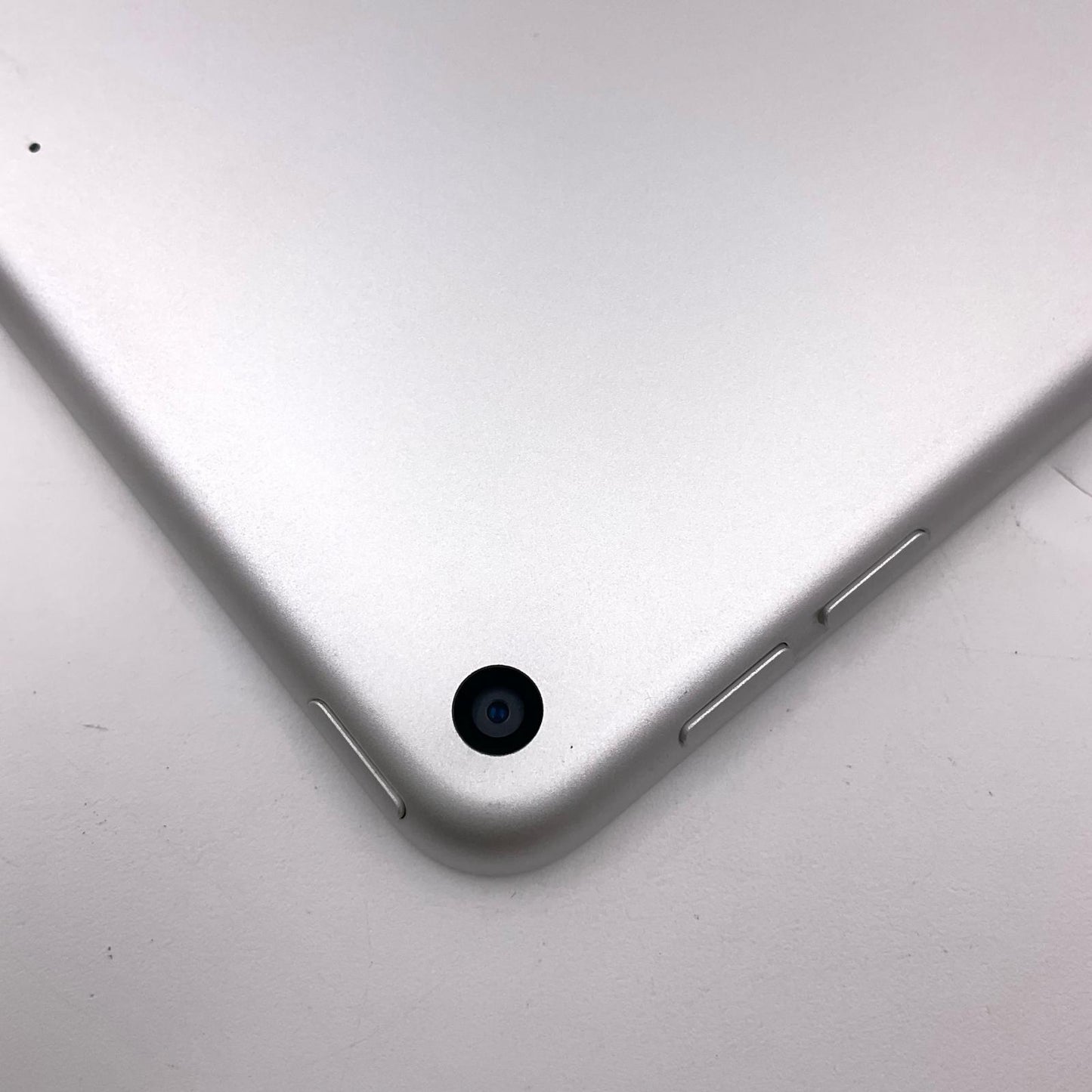 【全額返金保証】【最速発送】Apple iPad iPad mini 第5世代 Wi-Fi 7.9インチ 64GB シルバー Wi-Fi 動作確認済