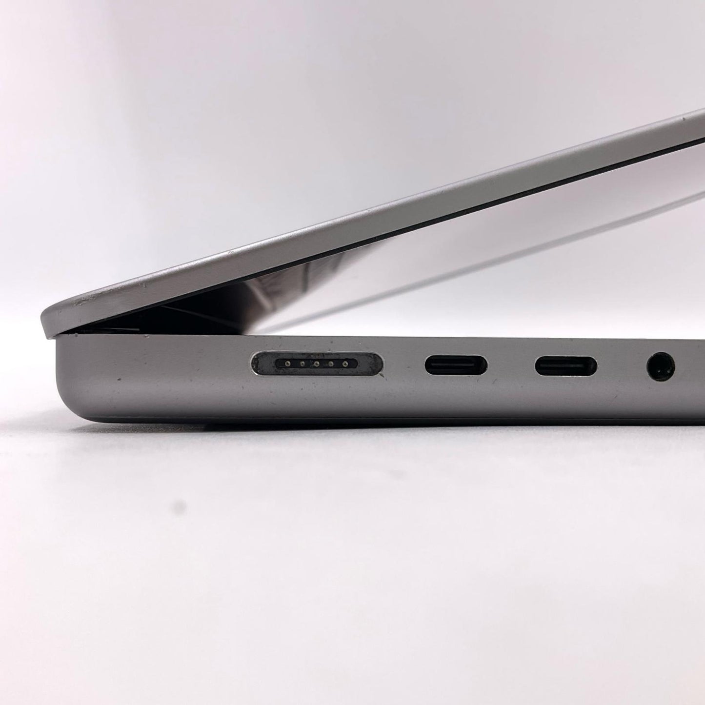 【全額返金保証】【最速発送】Apple MacBook Pro 16インチ 2021 M1 MAX 10コア 64GB 1TB スペースグレイ 80% 動作確認済
