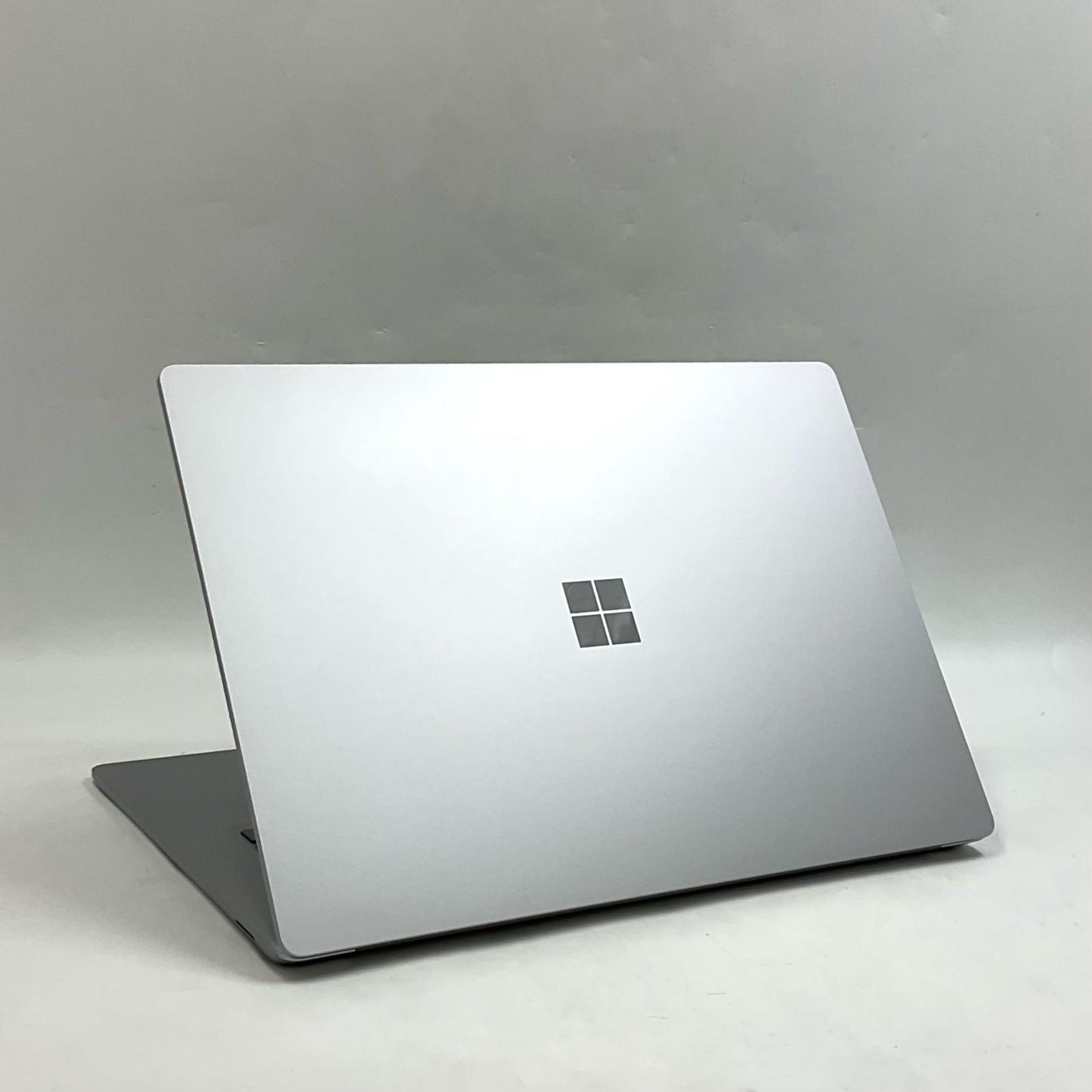 【全額返金保証】【最速発送】Microsoft Surface Laptop 5 15 1979 12Gen Intel Core i7-1255U 8GB M.2 SSD 256GB 89.5% 美品 動作確認済