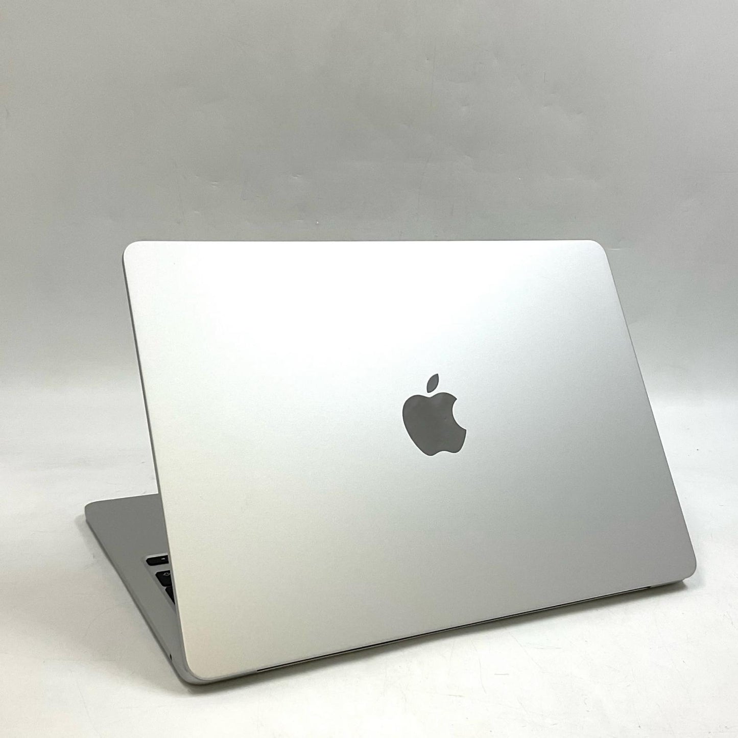 【全額返金保証】【最速発送】Apple MacBook Air 13インチ 2024 Apple M3 8GB 256GB シルバー 100% 美品 動作確認済