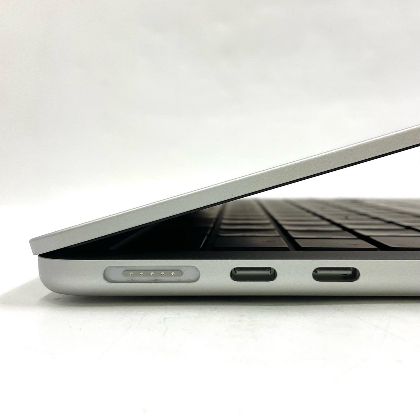 【全額返金保証】【最速発送】Apple MacBook Air 13インチ 2024 Apple M3 8GB 256GB シルバー 100% 美品 動作確認済