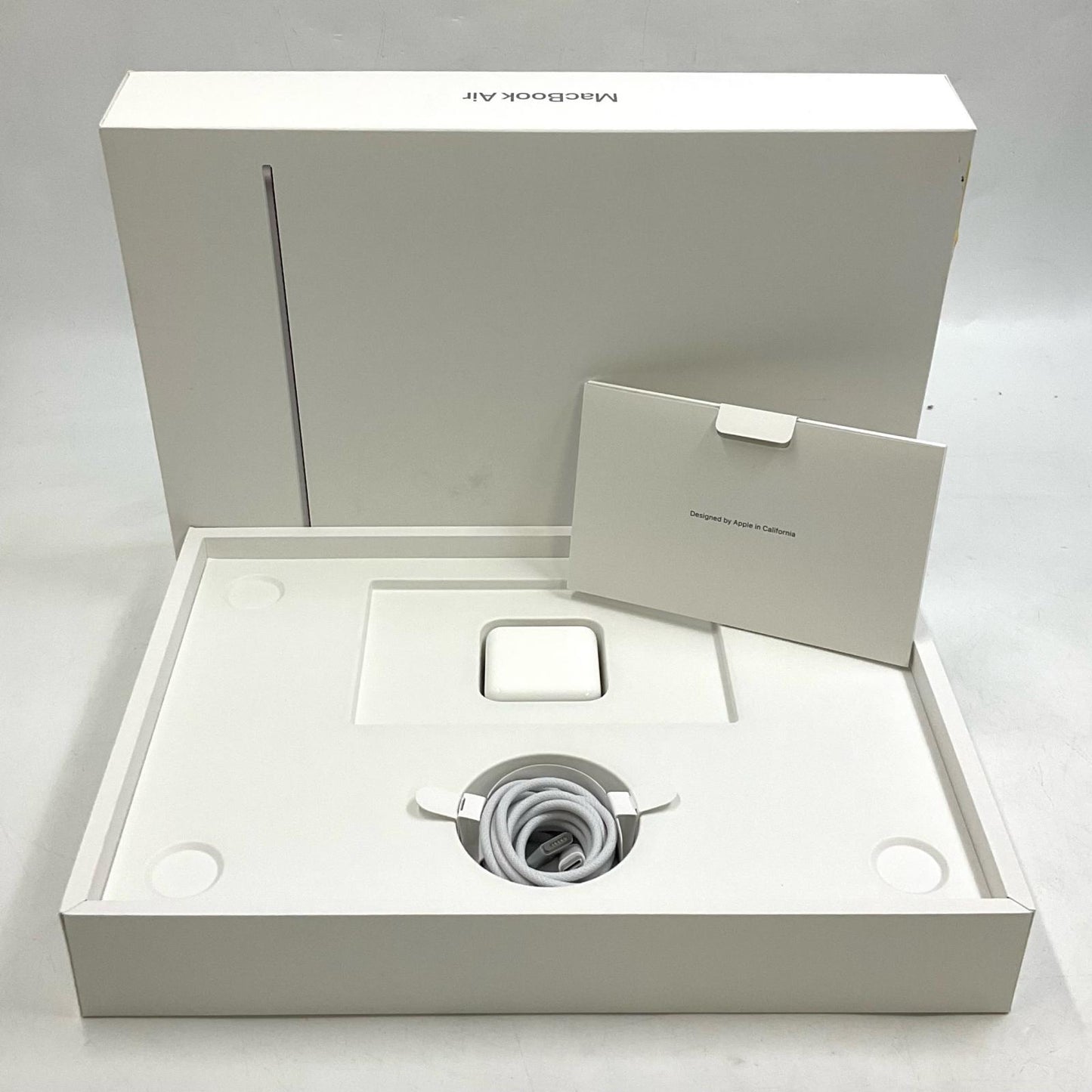 【全額返金保証】【最速発送】Apple MacBook Air 13インチ 2024 Apple M3 8GB 256GB シルバー 100% 美品 動作確認済
