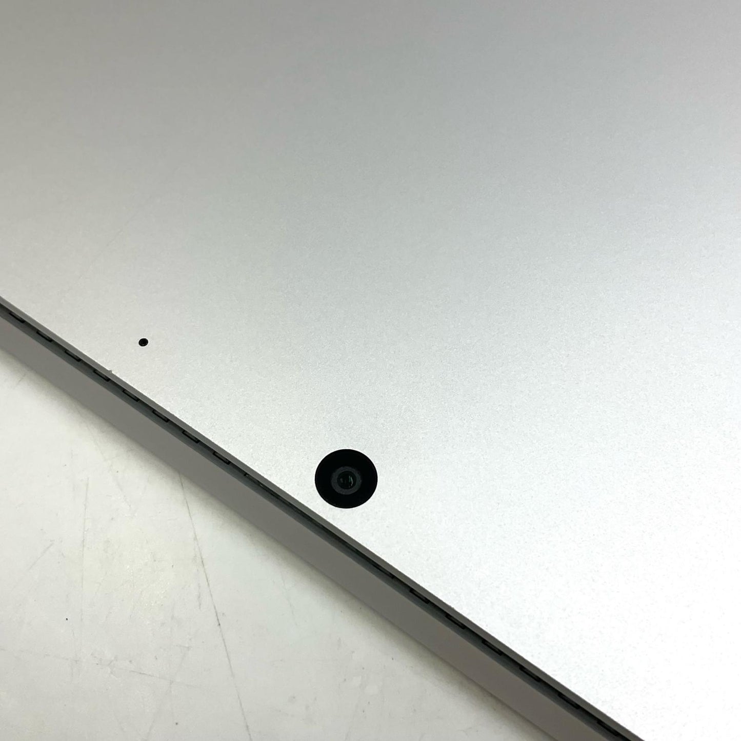【全額返金保証】【最速発送】Microsoft Surface Pro 8 Signatureキーボードセット 8PQ-00010 / 8XA-00019 i5-1135G7 8GB M.2 SSD 256GB 89.2% 美品 動作確認済