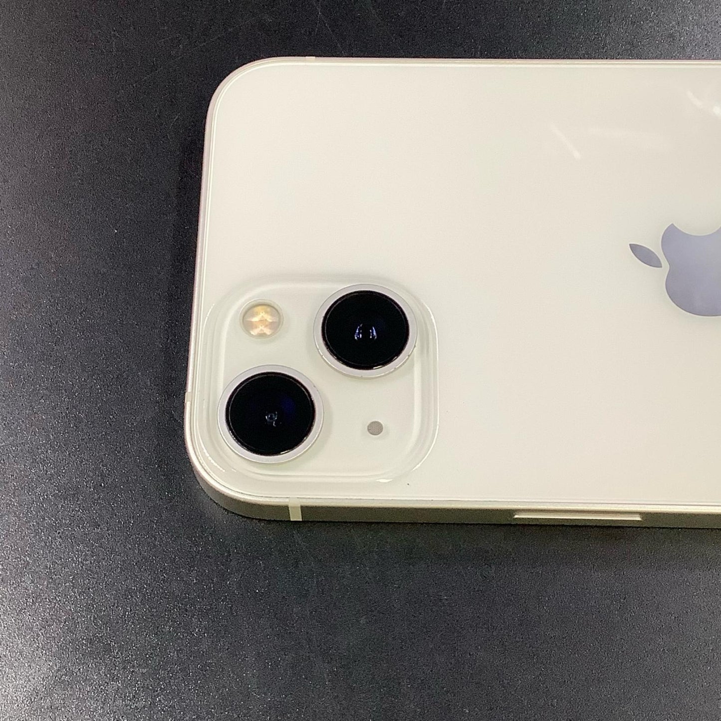 【全額返金保証】【最速発送】Apple iPhone iPhone 13 128GB スターライト Softbank 白ロム 美品 動作確認済 80%