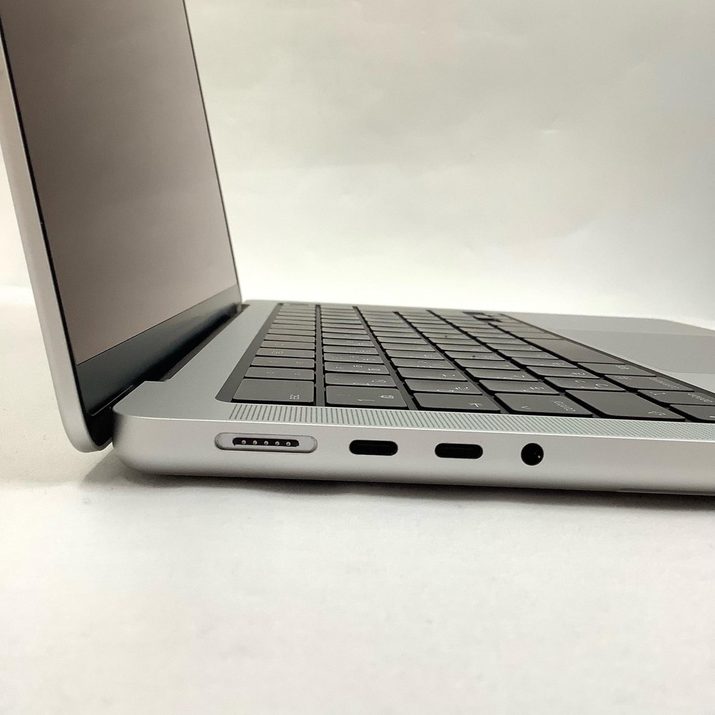 【全額返金保証】【最速発送】Apple MacBook Pro 14インチ 2023 M3 Pro 11コア 18 GB 512GB シルバー 100% 美品 動作確認済