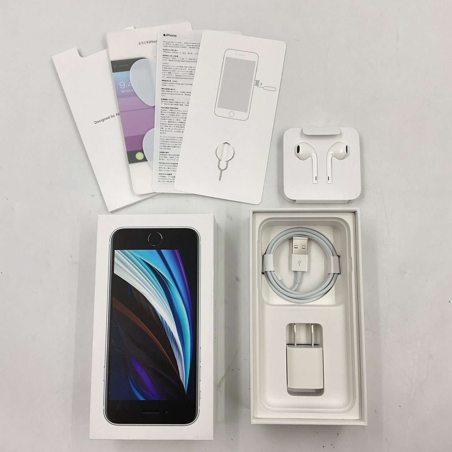 【全額返金保証】【最速発送】Apple iPhone iPhone 7 128GB シルバー au 白ロム 動作確認済 69%