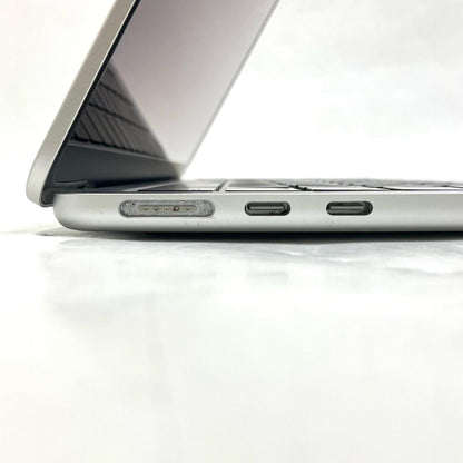 【全額返金保証】【最速発送】Apple MacBook Air 13インチ 2022 Apple M2 8GB 256GB シルバー 80% 動作確認済