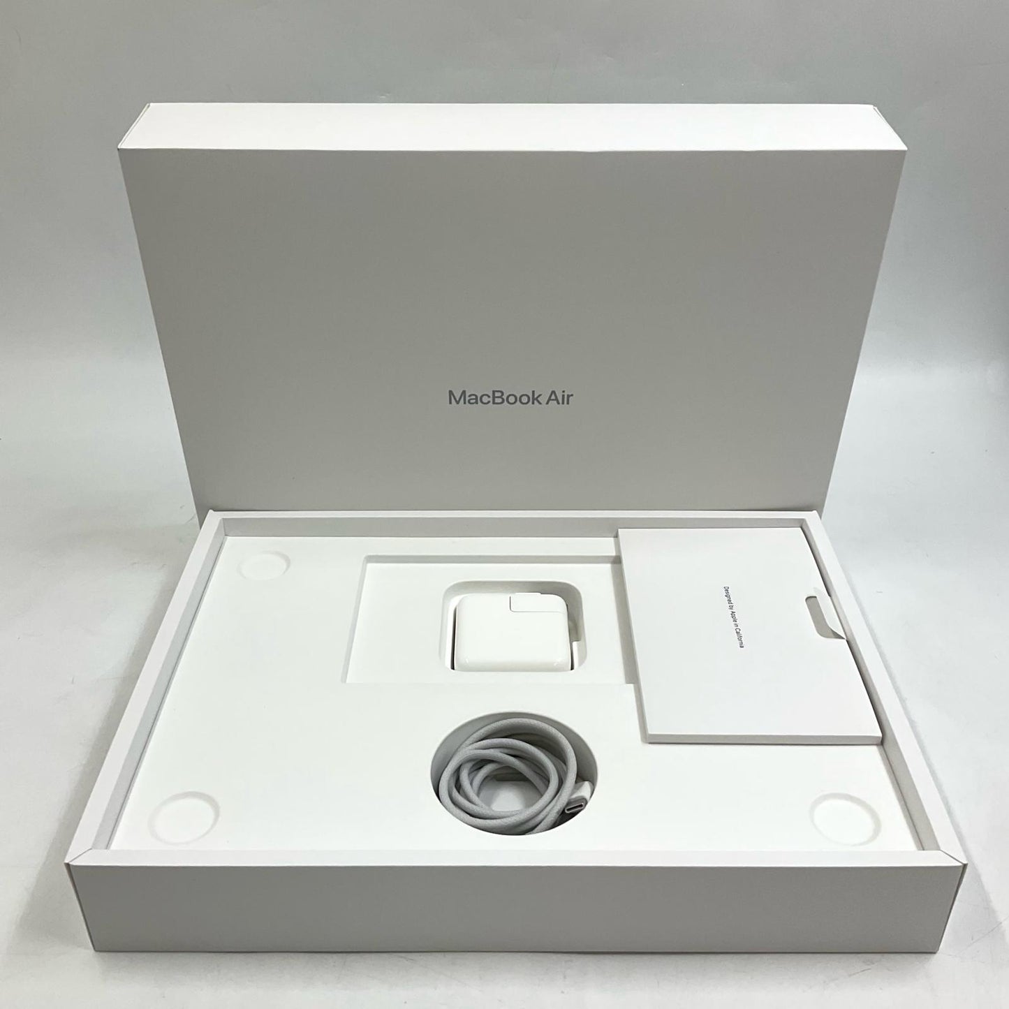 【全額返金保証】【最速発送】Apple MacBook Air 13インチ 2022 Apple M2 8GB 256GB シルバー 80% 動作確認済