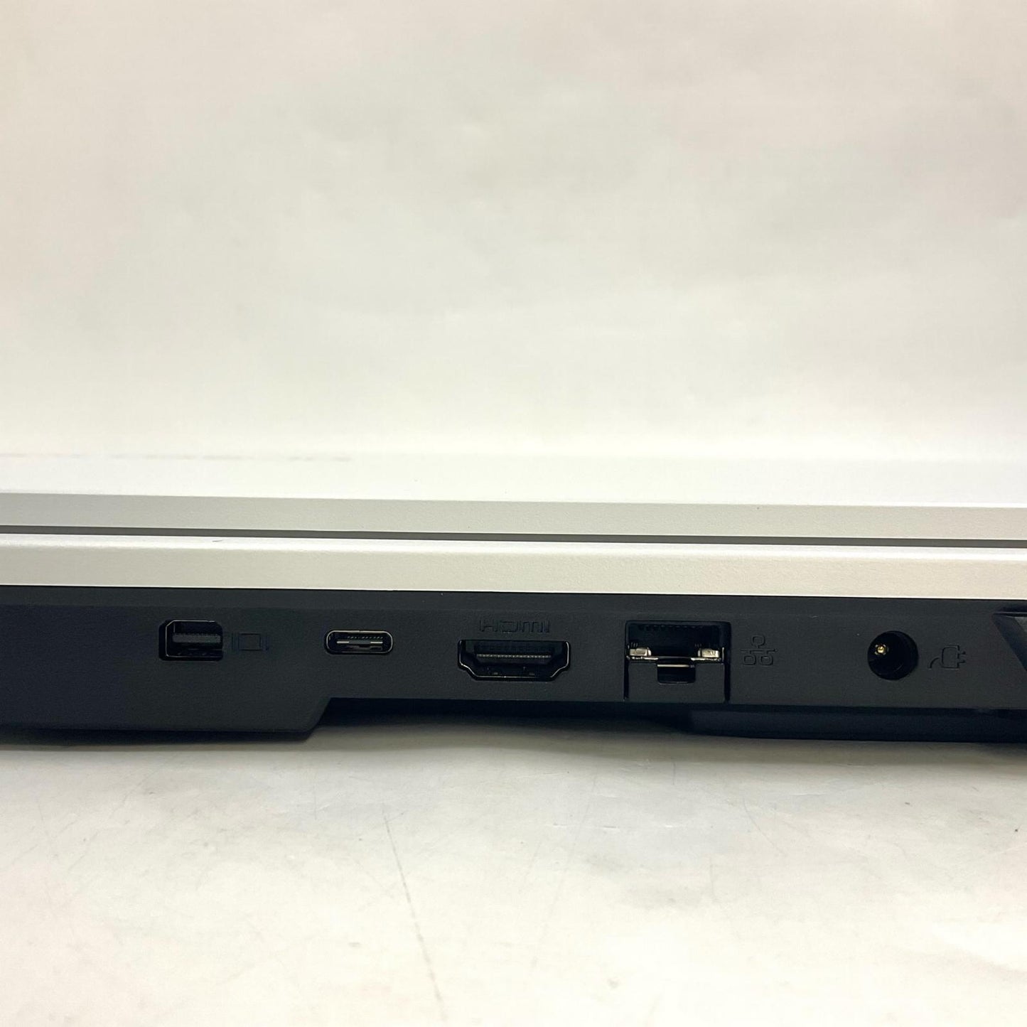 【全額返金保証】【最速発送】MouseComputer NEXTGEAR J6-A7G50WT-A J6A7G50WTADCW102DEC AMD Ryzen 7 7435HS 32GB M.2 SSD 1TB NVIDIA GeForce RTX 4050 Laptop GPU 100% 美品 動作確認済