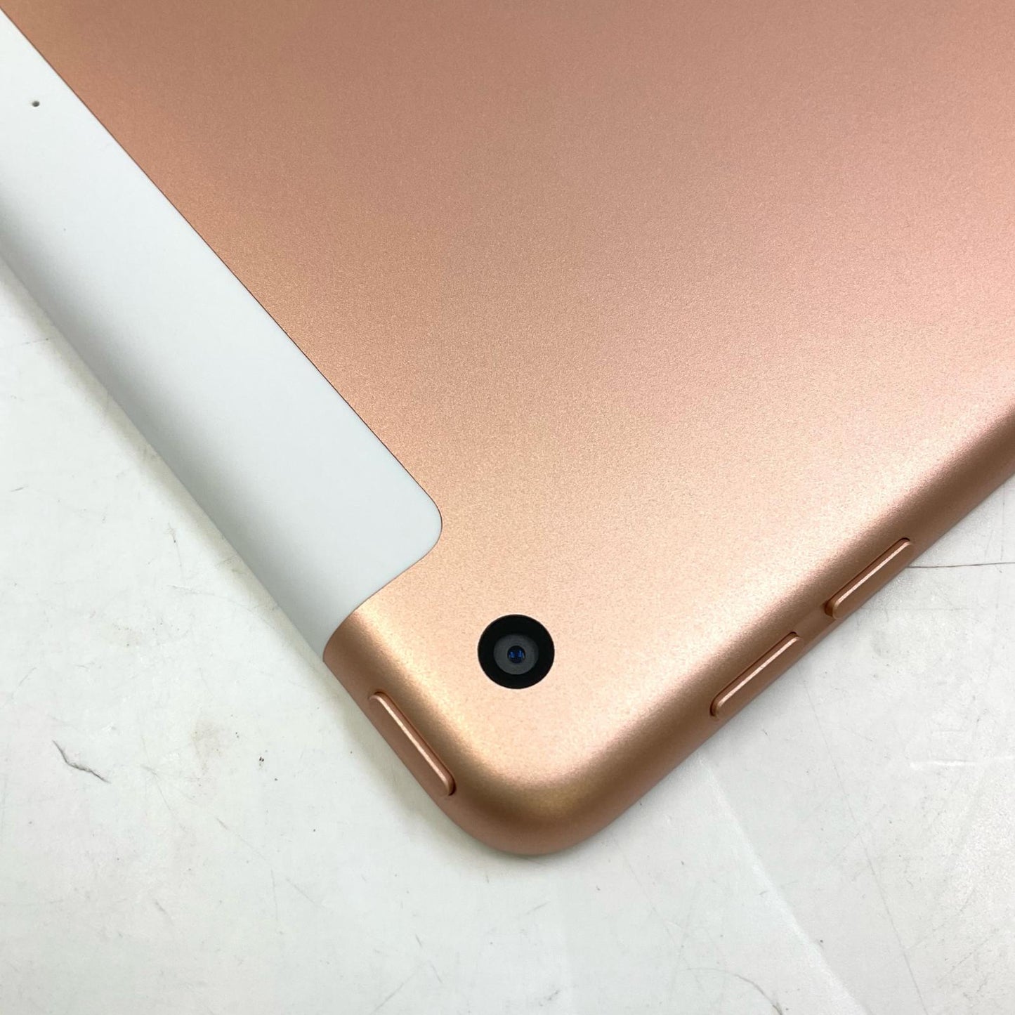 【全額返金保証】【最速発送】Apple iPad iPad 10.2インチ 第8世代 32GB ゴールド WiFi+Cellular Softbank 白ロム 美品 動作確認済