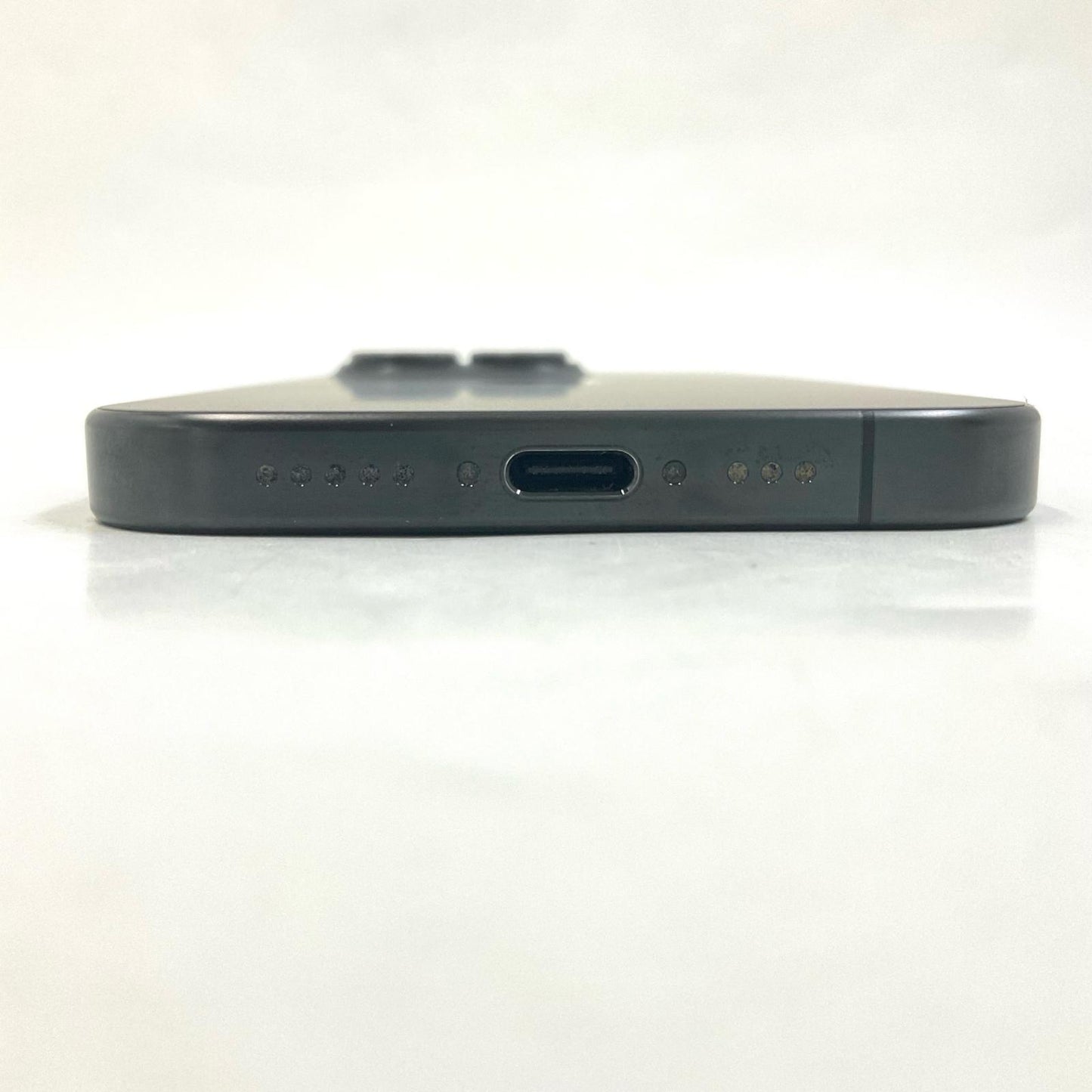【全額返金保証】【最速発送】Apple iPhone iPhone 15 Pro 128GB ブラックチタニウム au SIMフリー 白ロム 美品 動作確認済 82%