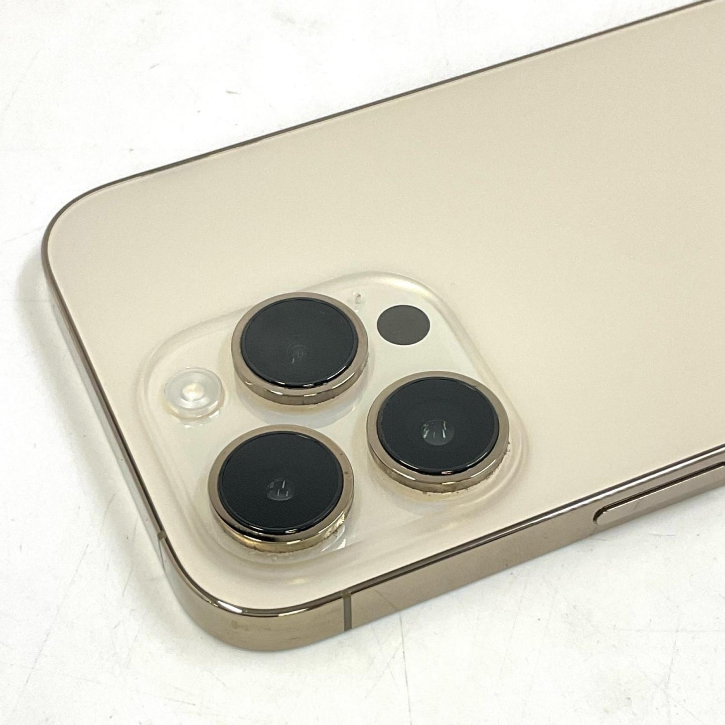 【全額返金保証】【最速発送】Apple iPhone iPhone 14 Pro 256GB ゴールド docomo SIMフリー 白ロム 美品 動作確認済 79%