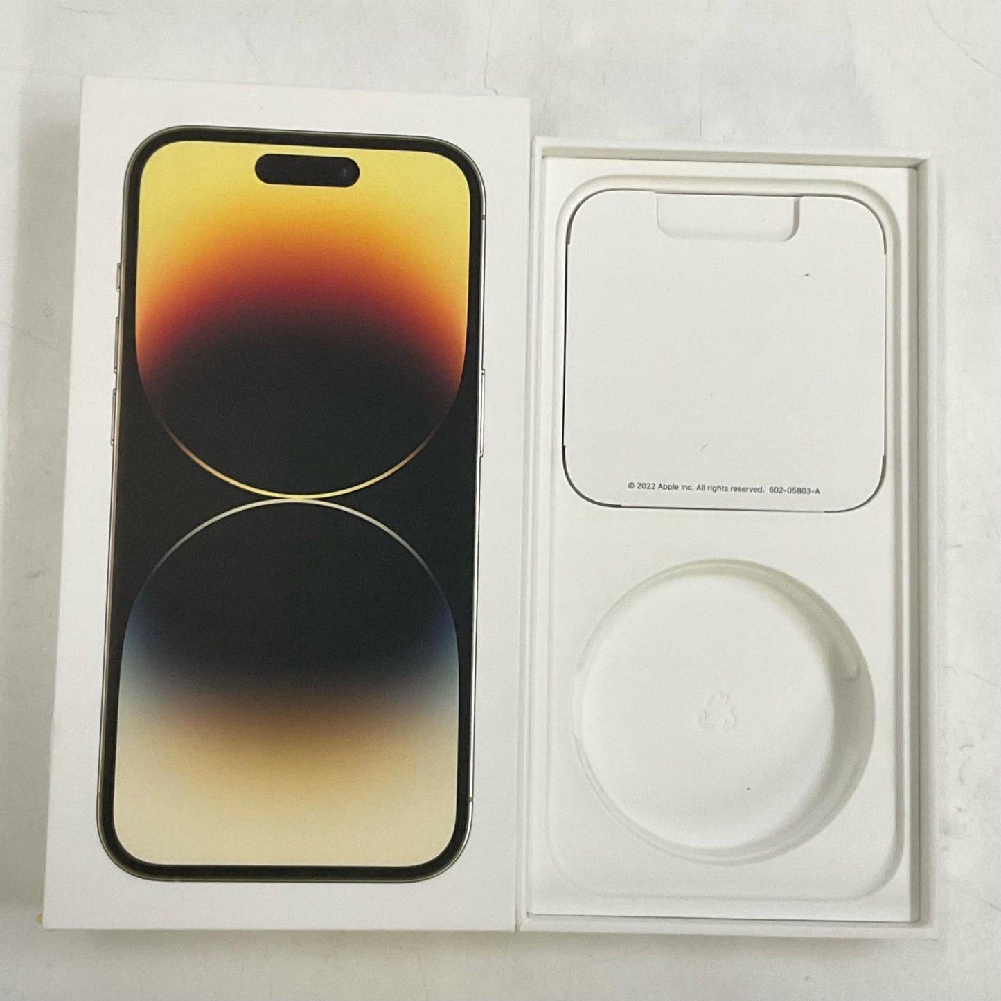 【全額返金保証】【最速発送】Apple iPhone iPhone 14 Pro 256GB ゴールド docomo SIMフリー 白ロム 美品 動作確認済 79%