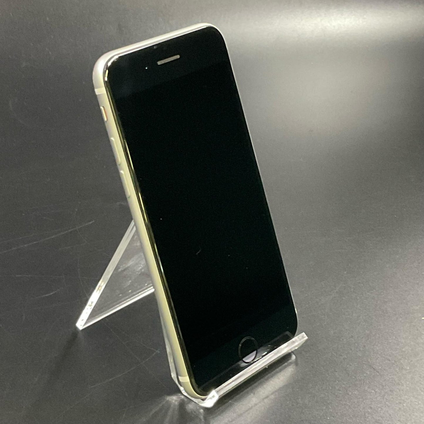 【全額返金保証】【最速発送】Apple iPhone iPhone SE（第2世代） 64GB ホワイト Softbank 白ロム 動作確認済 83%