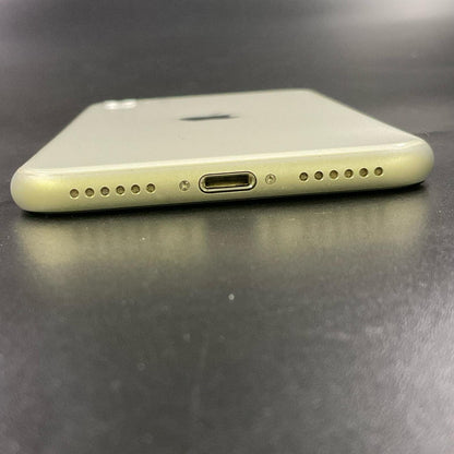【全額返金保証】【最速発送】Apple iPhone iPhone SE（第2世代） 64GB ホワイト Softbank 白ロム 動作確認済 83%
