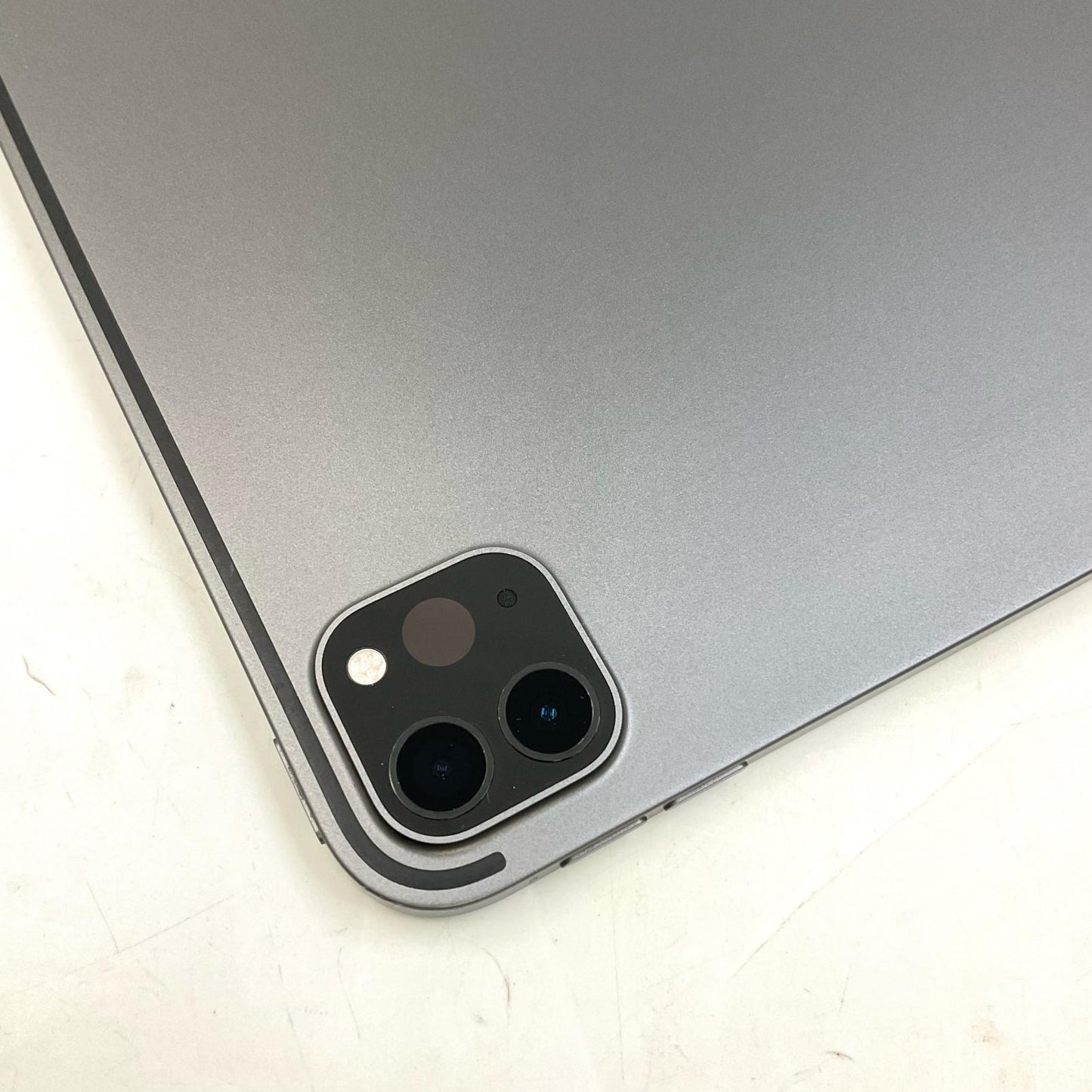 【全額返金保証】【最速発送】Apple iPad Pro 12.9インチ 第5世代 256GB スペースグレイ Wi-Fi 動作確認済