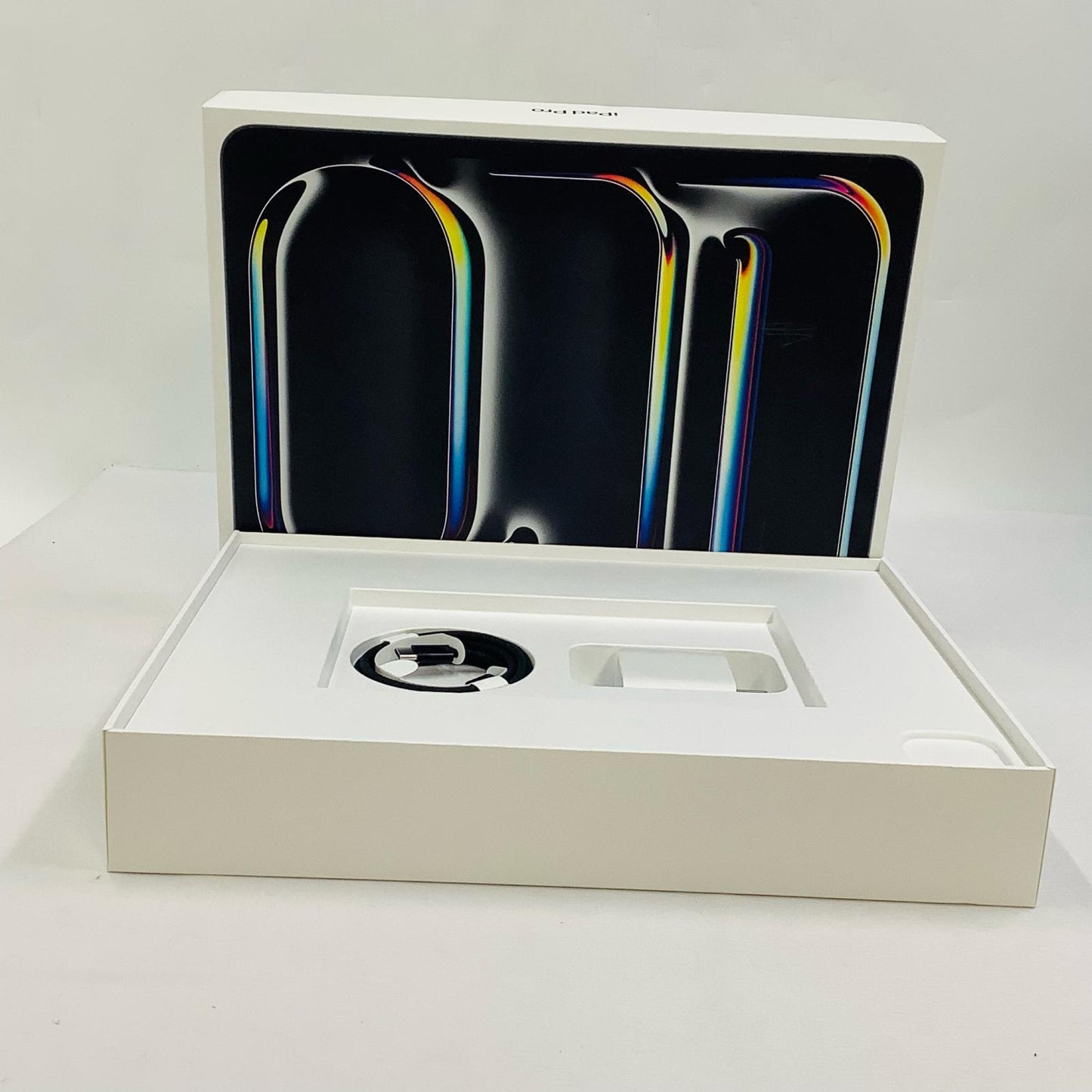 【全額返金保証】【最速発送】Apple iPad Pro M5 13インチ 256GB スペースブラック Wi-Fi 美品 動作確認済