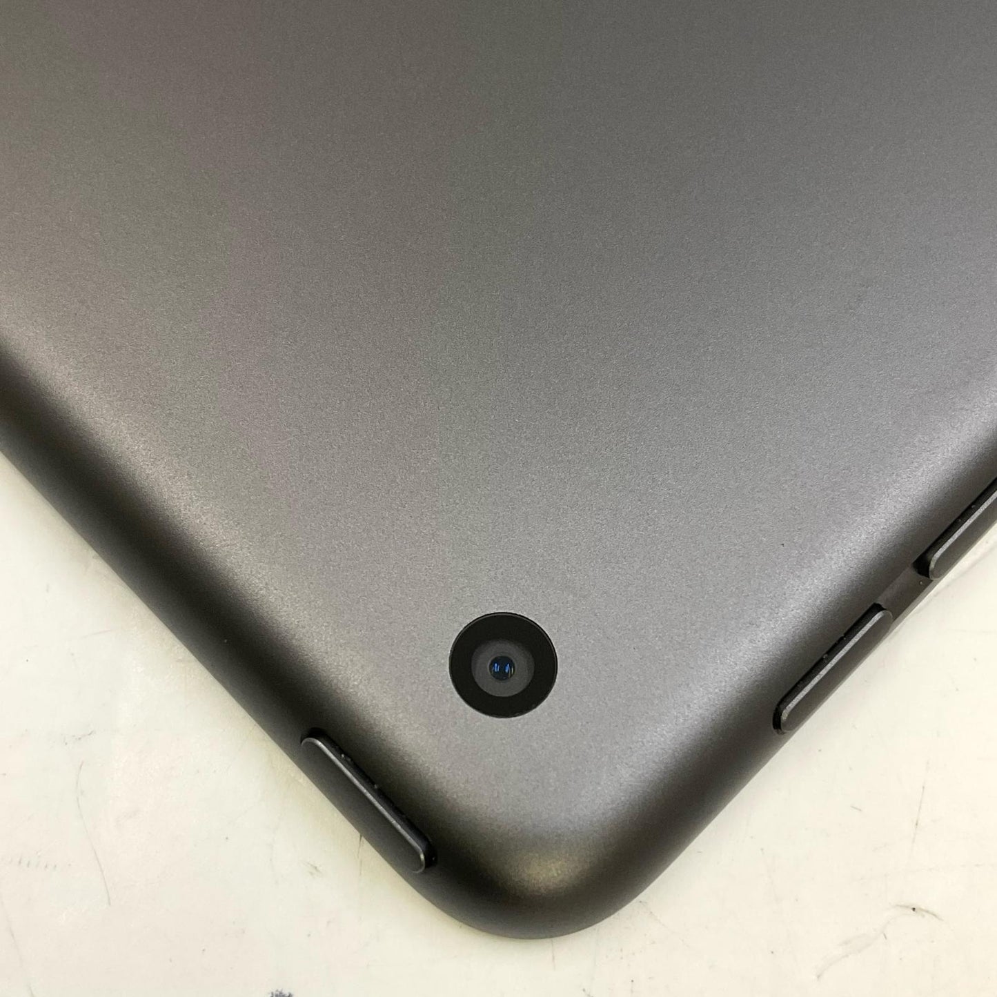 【全額返金保証】【最速発送】Apple iPad iPad 10.2インチ 第9世代 64GB スペースグレイ Wi-Fi 美品 動作確認済