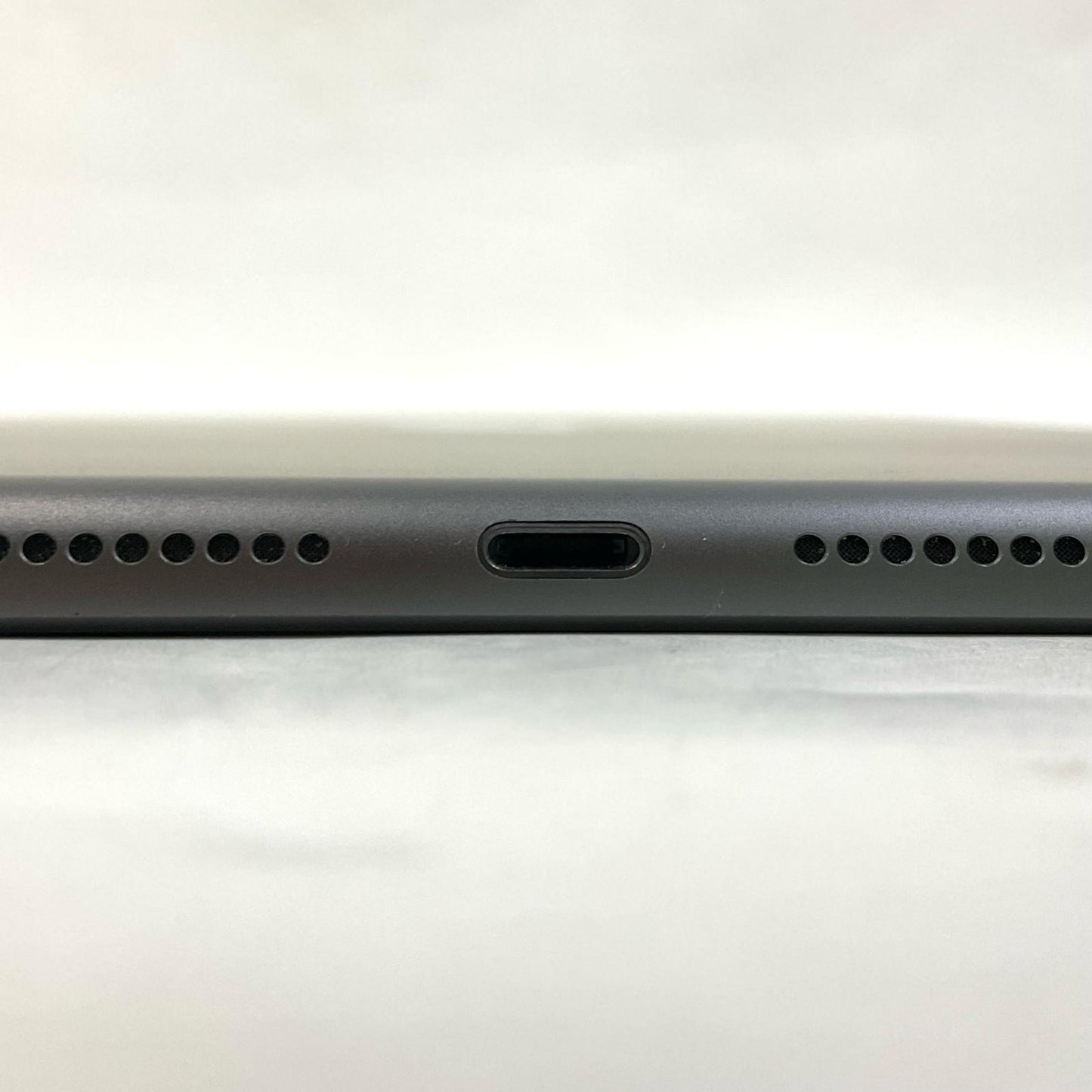 【全額返金保証】【最速発送】Apple iPad iPad 10.2インチ 第9世代 64GB スペースグレイ Wi-Fi 美品 動作確認済