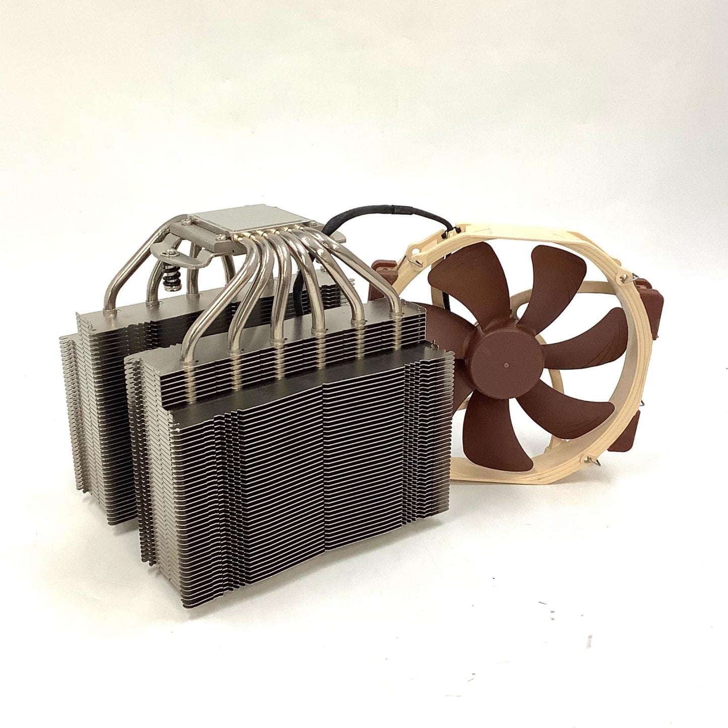 【全額返金保証】【最速発送】noctua CPUクーラー NH-D15 美品 動作確認済