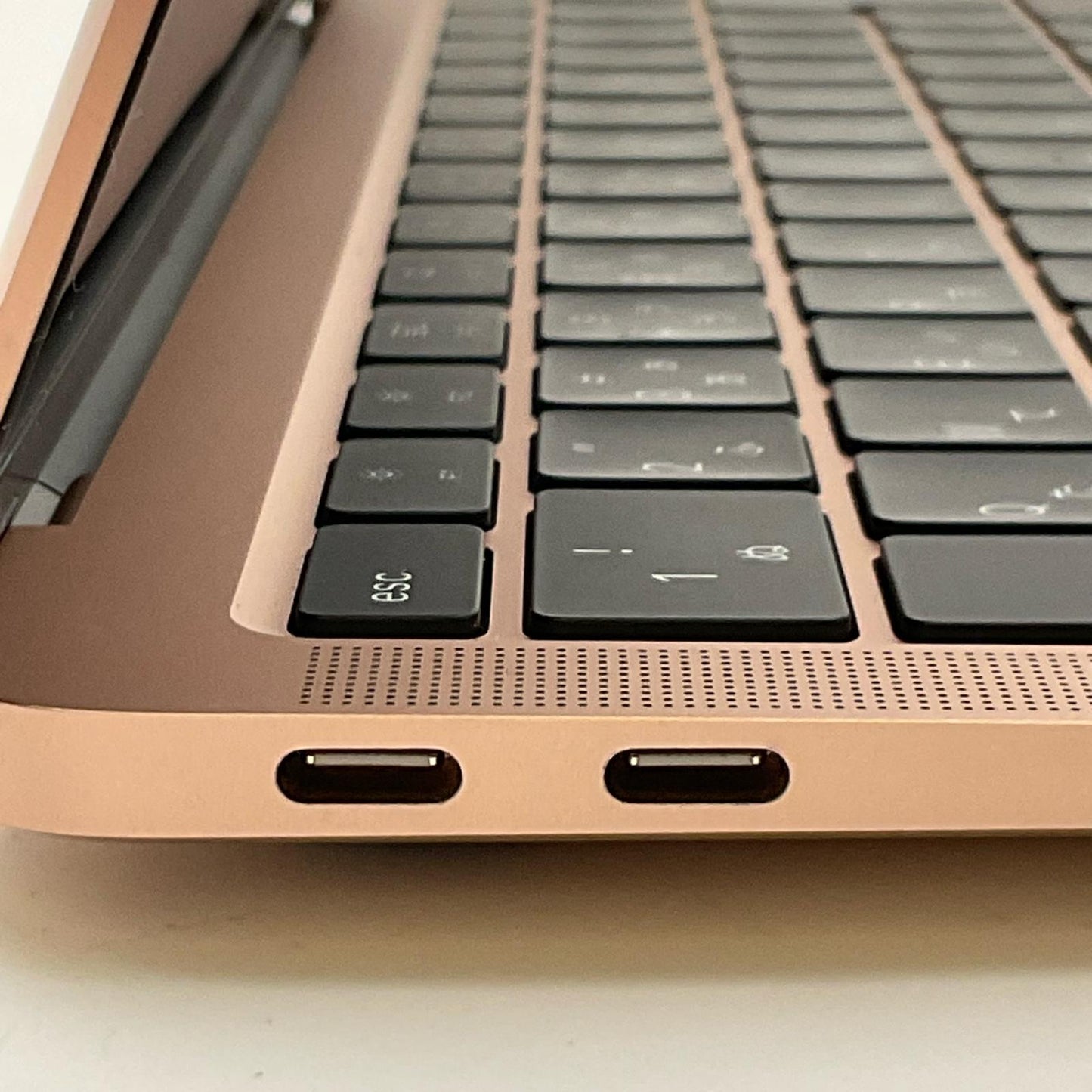 【全額返金保証】【最速発送】Apple MacBook Air 13インチ 2020 Apple M1 16GB 1TB ゴールド 98% 美品 動作確認済