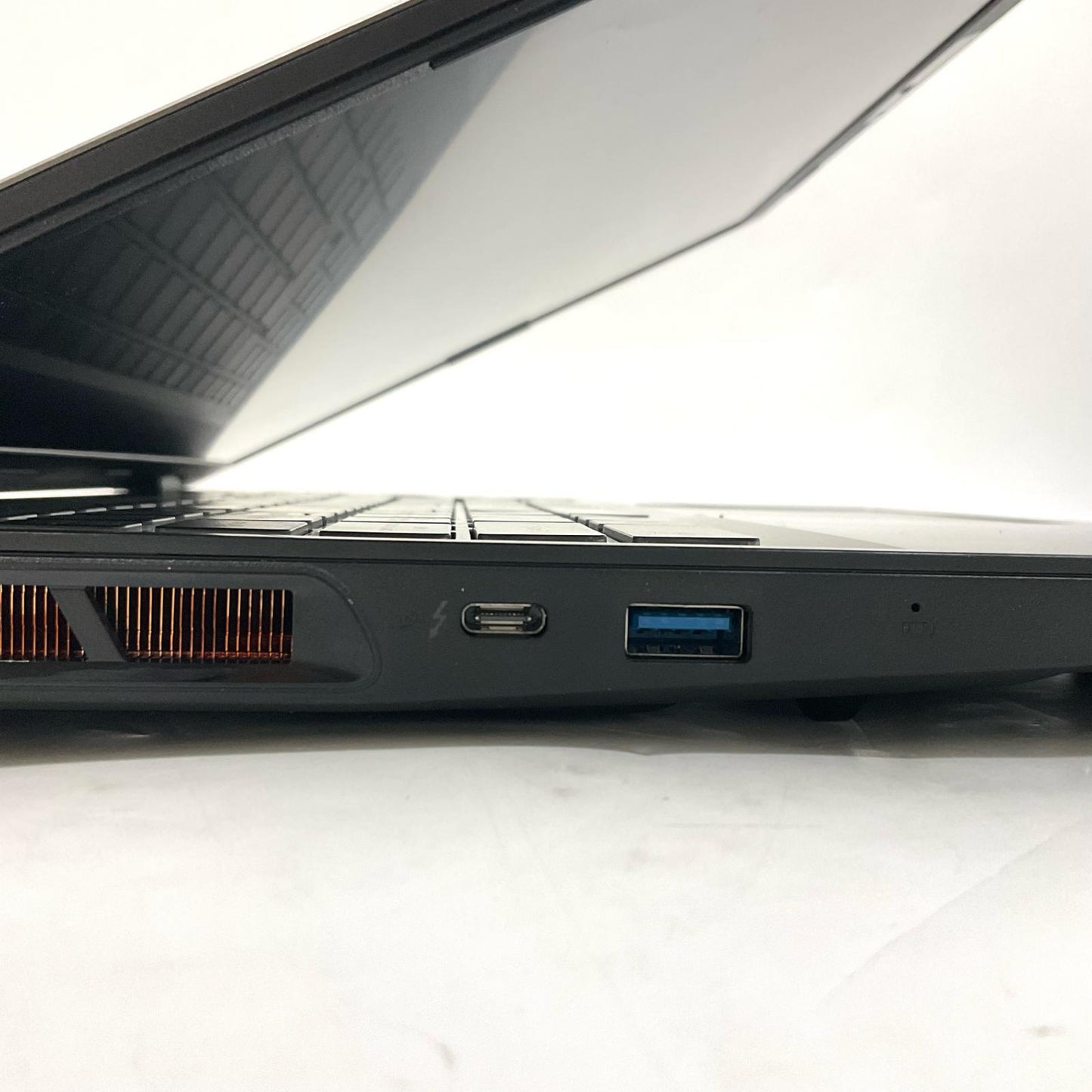【全額返金保証】【最速発送】MSI CROSSHAIR 16 HX AI 02XW MS-15P4 Intel Core Ultra 9 275HX 32GB M.2 SSD 1TB RTX 5060 Laptop 99.3% 美品 動作確認済
