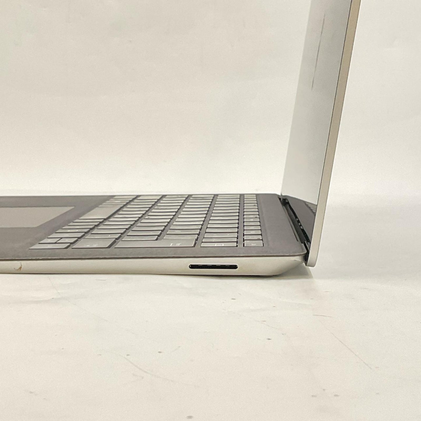 【全額返金保証】【最速発送】Microsoft surface Laptop4 AMD Ryzen 5 Microsoft surface(R) Edition(2.20GHz) 8GB M.2 SSD 256GB 86.1% 美品 動作確認済