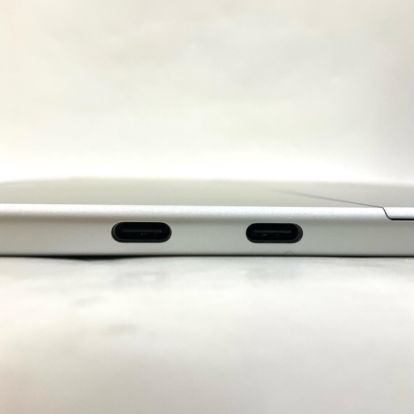 【全額返金保証】【最速発送】Microsoft Surface Pro 1st Edition 12インチ 2110 Snapdragon X Plus (8-core) @ 3.30 GHz 16GB SSD 256GB 100% 美品 動作確認済