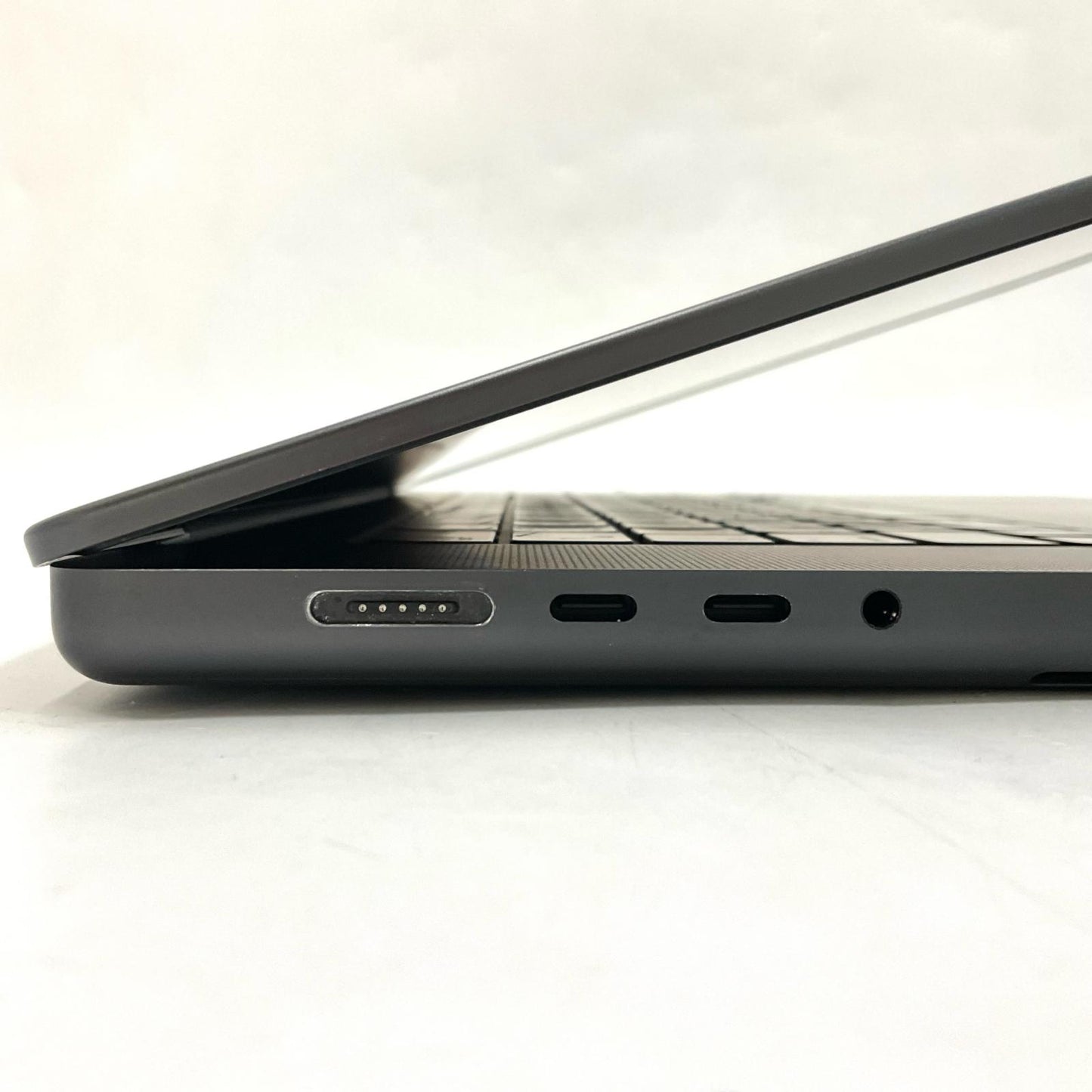 【全額返金保証】【最速発送】Apple MacBook Pro 16インチ 2023 Apple M3 Max 128GB 2TB ミッドナイト 89% 美品 動作確認済