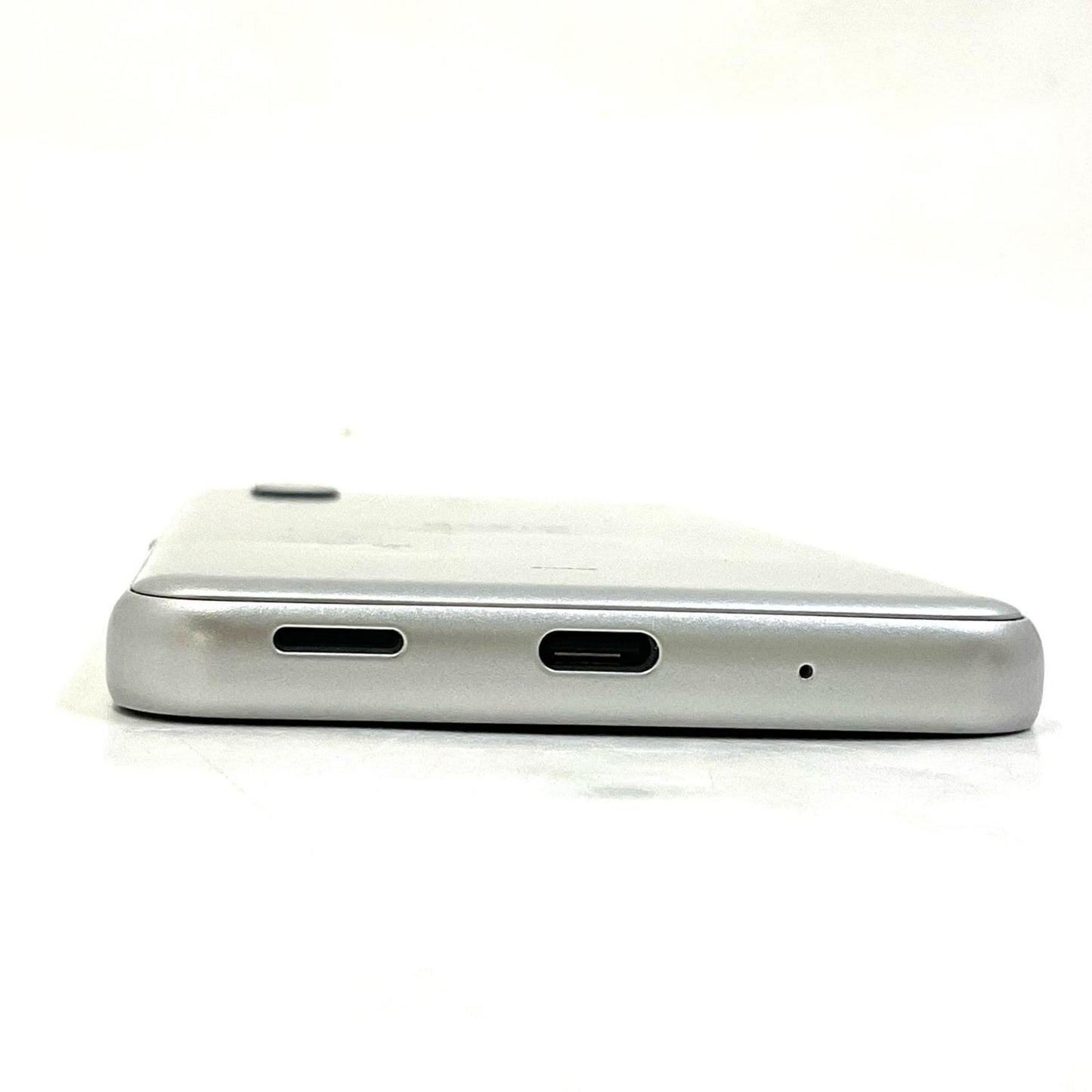 【最速発送】 BASIO active 64GB シルバー系 au SIMフリー SHG09 白ロム【難有】