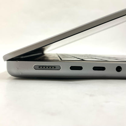 【最速発送】Apple MacBook Pro 14インチ 2021 Apple M1 Pro 16GB 1TB スペースグレイ 86%【難有】