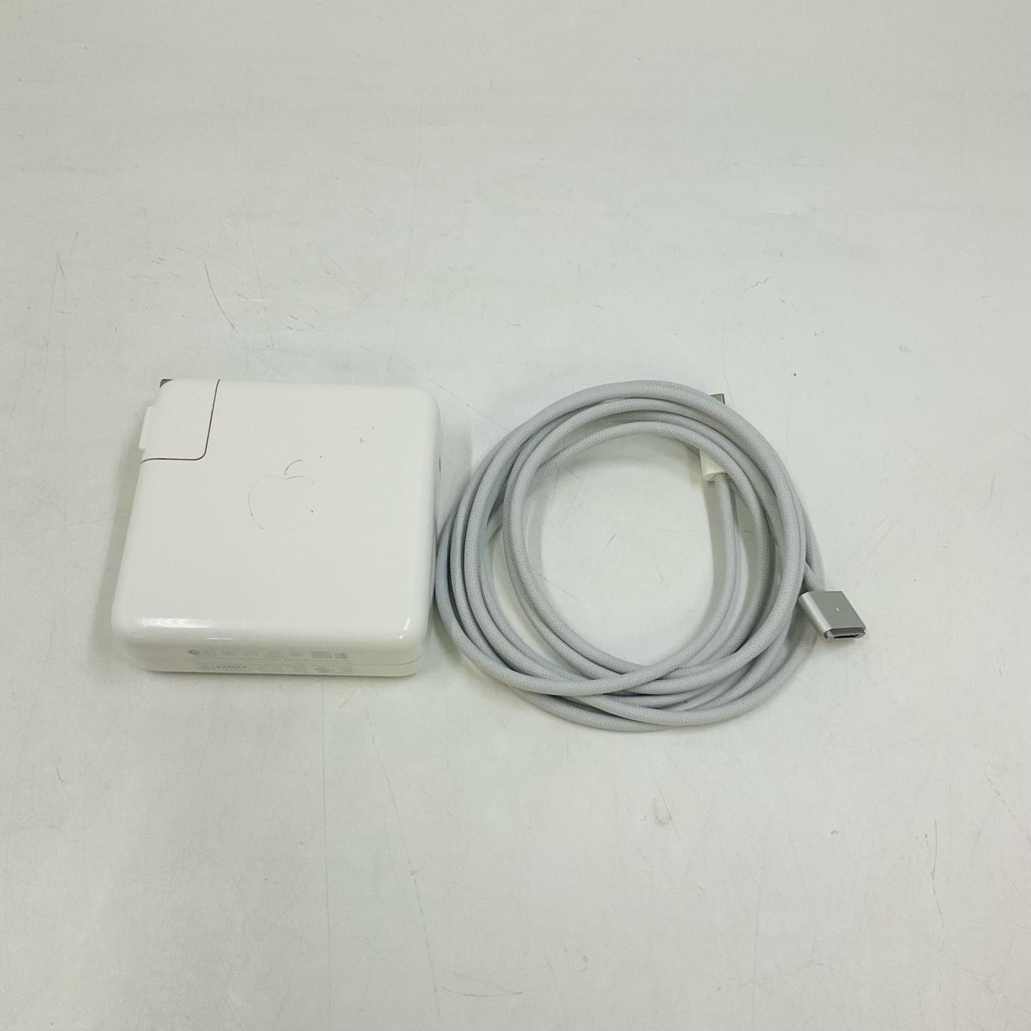 【最速発送】Apple MacBook Pro 14インチ 2021 Apple M1 Pro 16GB 1TB スペースグレイ 86%【難有】