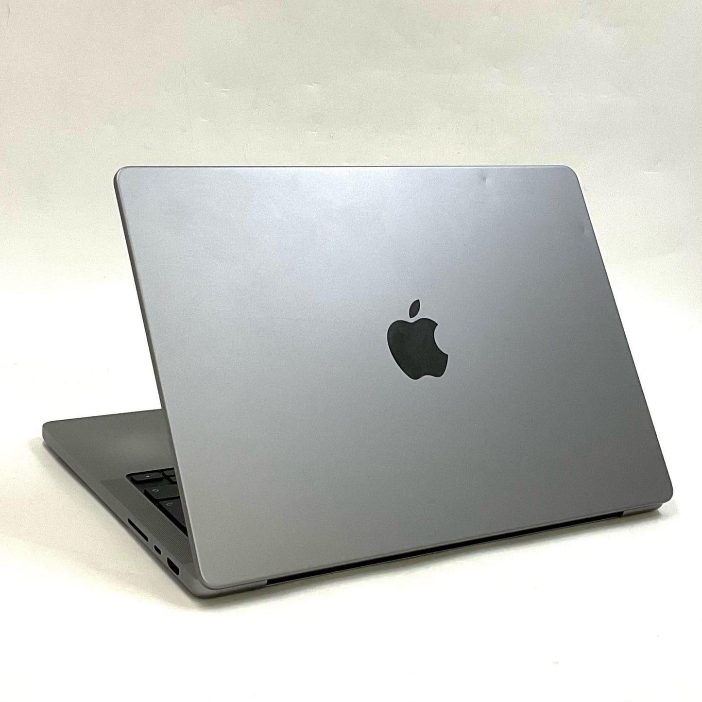 【最速発送】Apple MacBook Pro 14インチ 2021 Apple M1 Pro 32GB 1TB スペースグレイ 77%【難有】