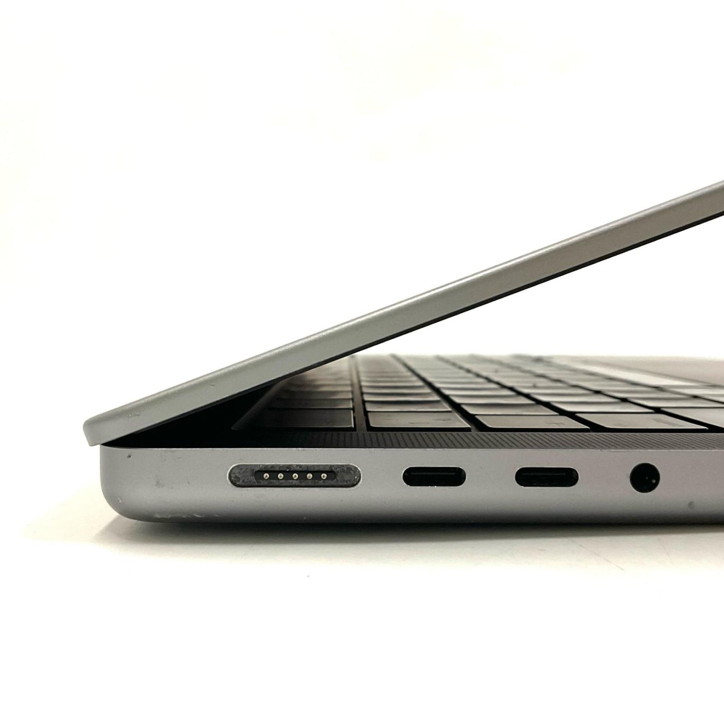 【最速発送】Apple MacBook Pro 14インチ 2023 Apple M2 Pro 16GB 1TB スペースグレイ 84%【難有】