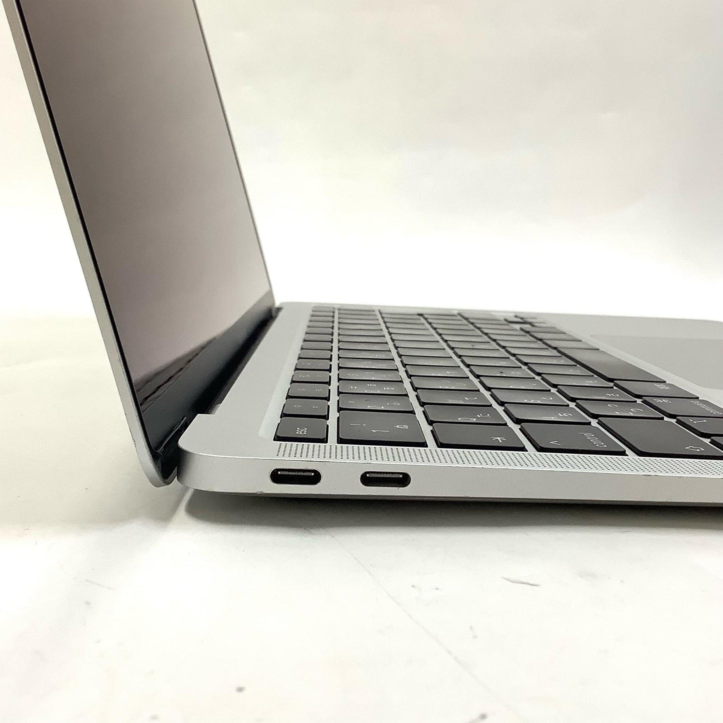【最速発送】Apple MacBook Air 13インチ 2020 Apple M1 8GB 256GB シルバー 79%【難有】
