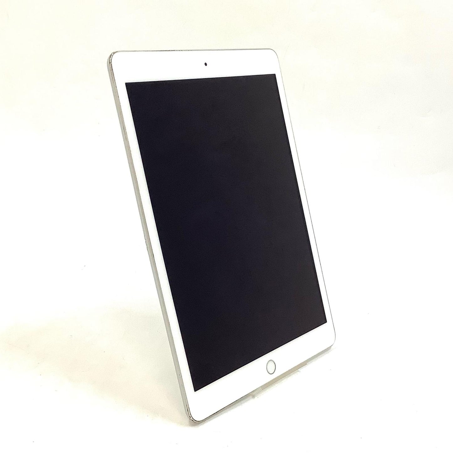 【全額返金保証】【最速発送】Apple iPad iPad 第8世代 32GB シルバー Wi-Fi 動作確認済