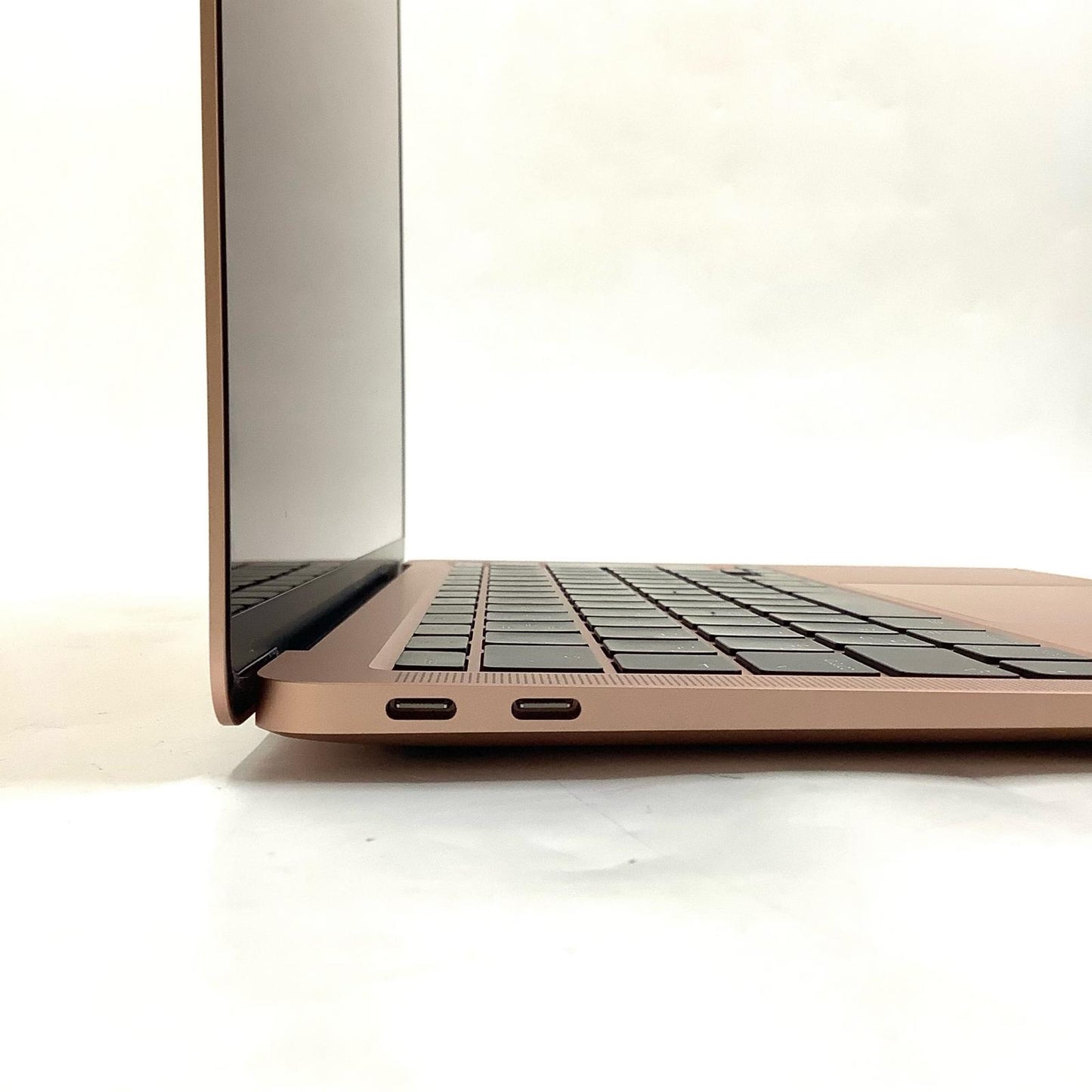 【全額返金保証】【最速発送】Apple MacBook Air 13インチ 2020 Apple M1 8GB 256GB ゴールド 92% 美品 動作確認済