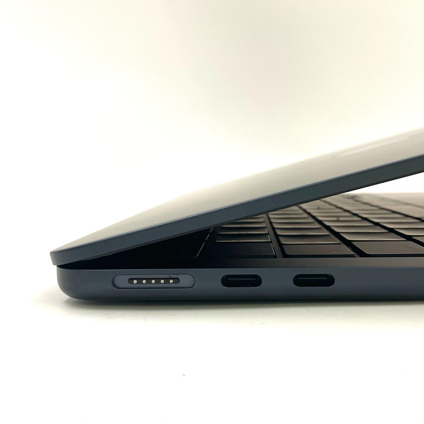 【全額返金保証】【最速発送】Apple MacBook Air 13インチ 2022 Apple M2 8GB 256GB ミッドナイト 100% 超美品 動作確認済