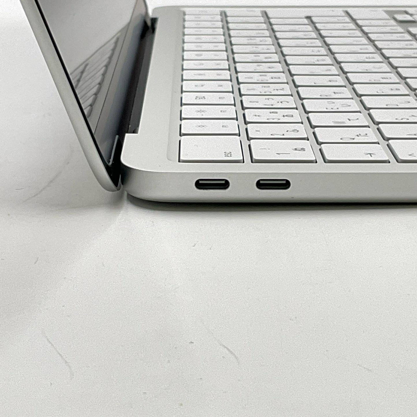 【全額返金保証】【最速発送】Apple MacBook Neo 13インチ Apple A18 Pro 8GB 256GB シルバー 100% 美品 動作確認済