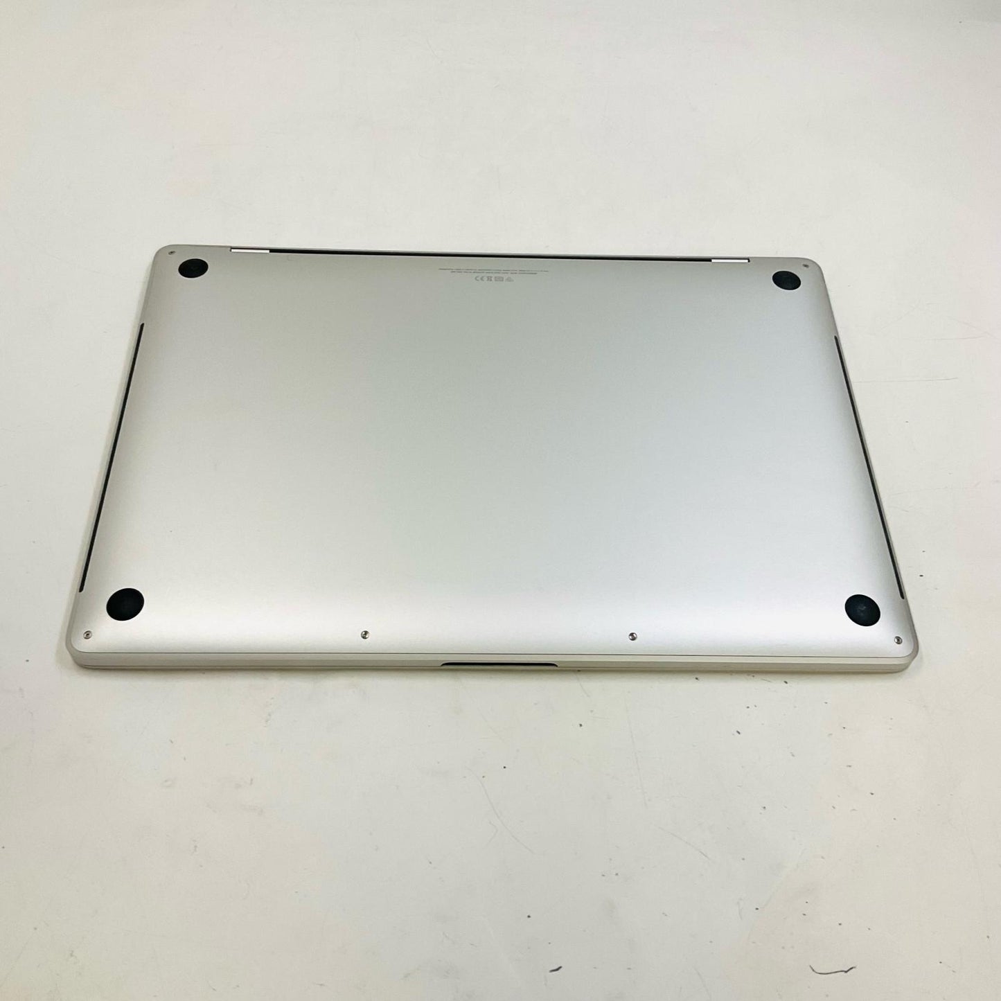 【全額返金保証】【最速発送】Apple MacBook Pro 16インチ 2019 6コア intel core i7 16GB 512GB シルバー 84% 動作確認済