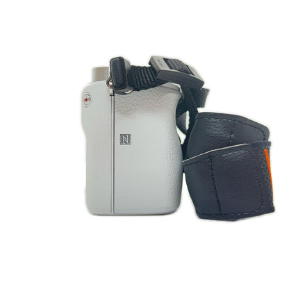 【全額返金保証】【最速発送】 デジタル一眼 α6000 ILCE-6000L パワーズームレンズキット [ホワイト] 動作確認済