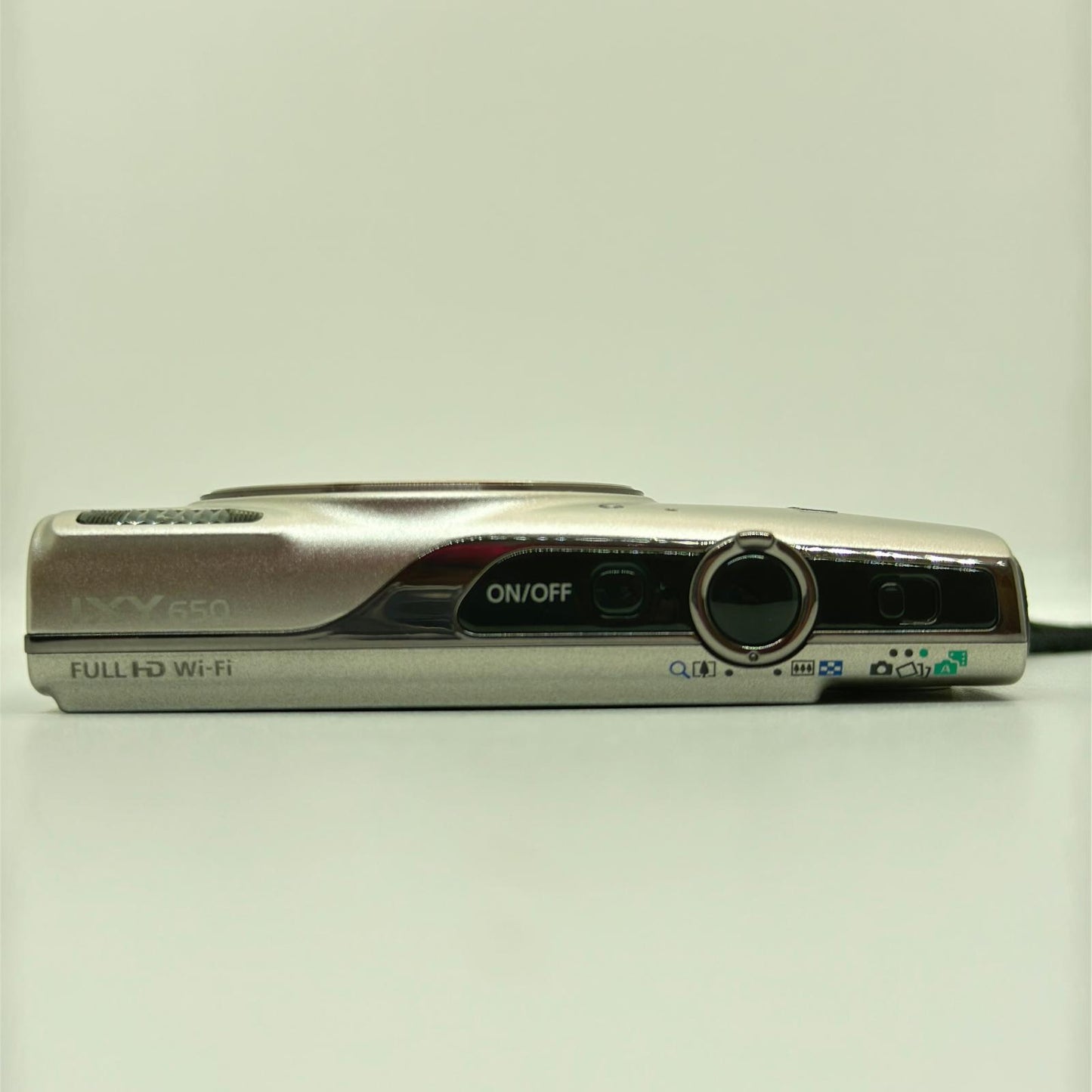 【全額返金保証】【最速発送】 コンパクトデジタルカメラ IXY 650 [シルバー] 美品 動作確認済