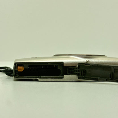 【全額返金保証】【最速発送】 コンパクトデジタルカメラ IXY 650 [シルバー] 美品 動作確認済
