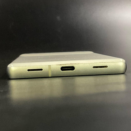 【全額返金保証】【最速発送】Google Pixel Pixel 7a 128GB スノー docomo SIMフリー Pixel 7a 白ロム 美品 動作確認済