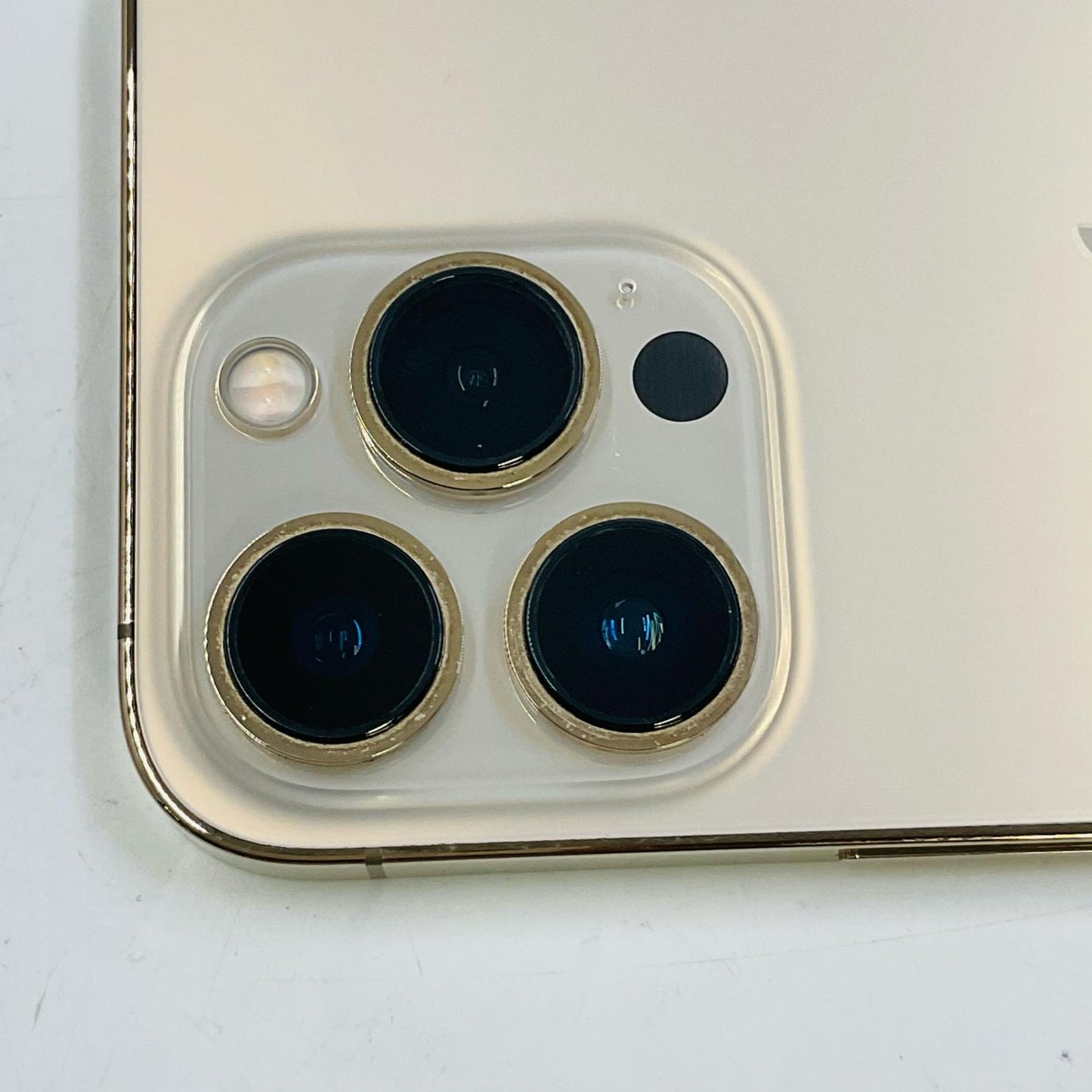 【全額返金保証】【最速発送】Apple iPhone iPhone Pro 13 256GB ゴールド docomo SIMフリー 白ロム 動作確認済 76%